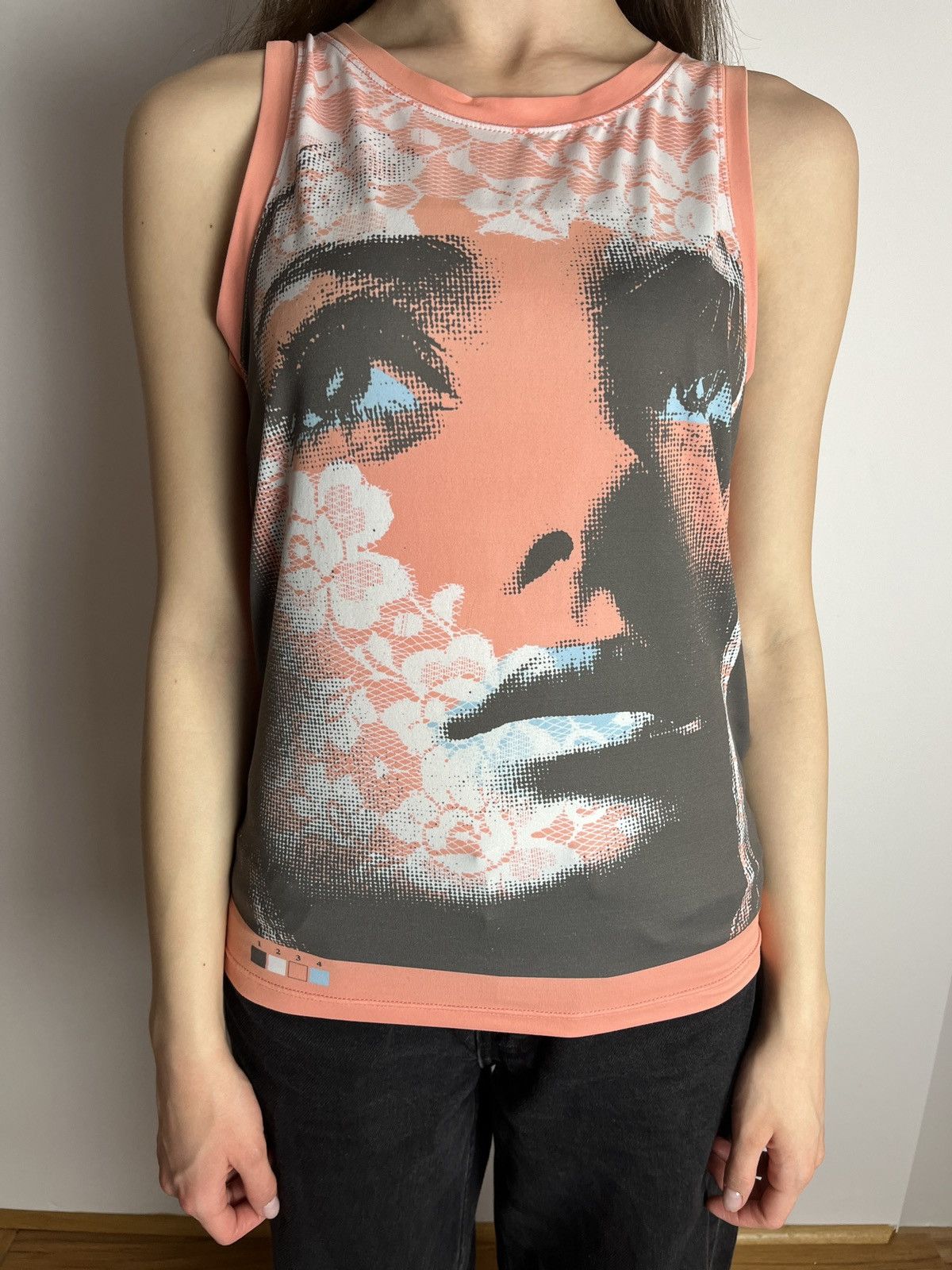 Diesel Crazy Y2K Diesel VTG 2000s face printed tank top size L Size L / US 10 / IT 46 - 8 Thumbnail