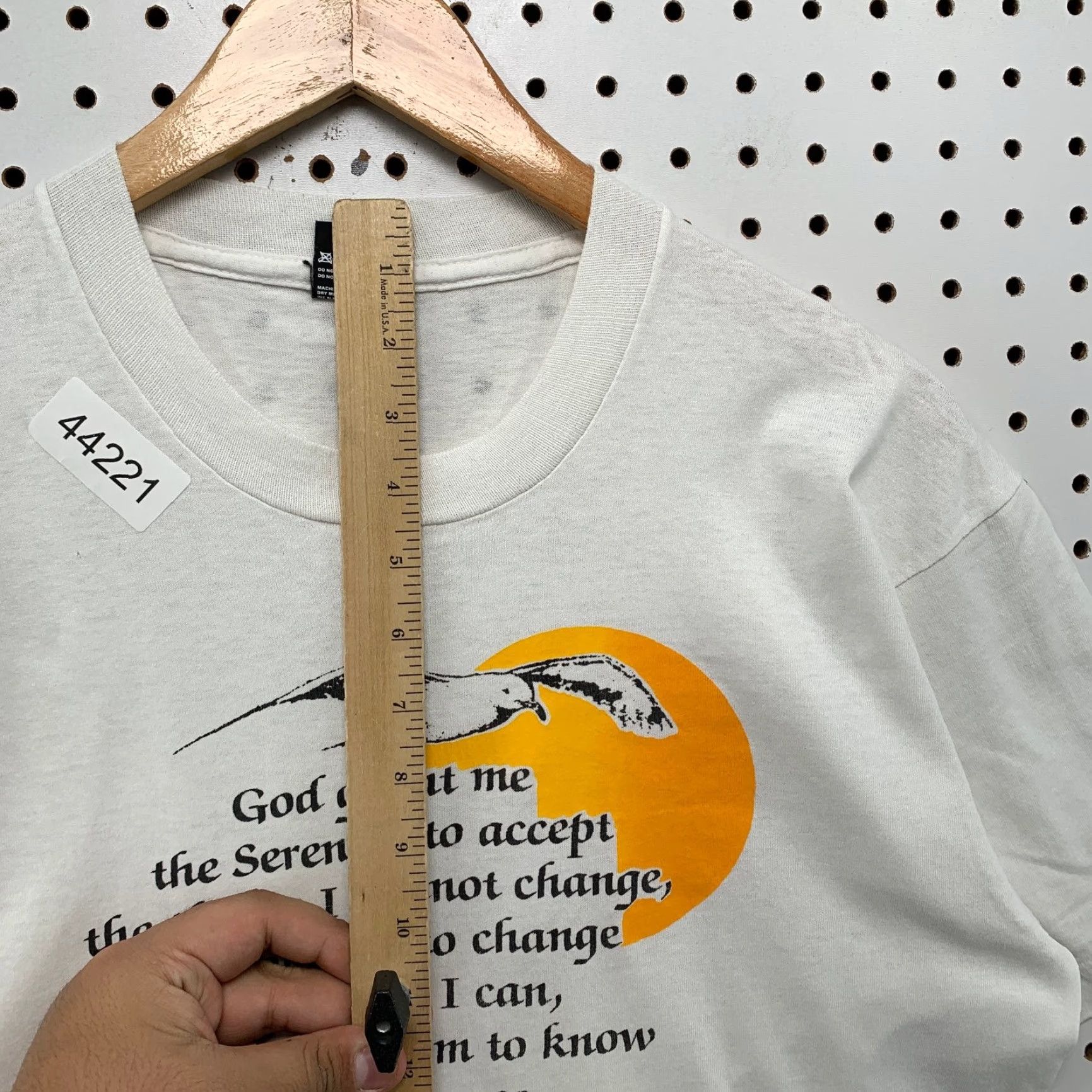 Vintage VINTAGE God Quote Dove Sun Shirt Mens Large White Cotton T-Shirt 1990s 90s Bird Graphic Made USA Size US L / EU 52-54 / 3 - 7 Thumbnail