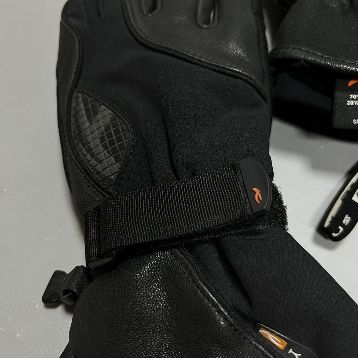 KJUS KJUS Ski Snowboard Gloves PrimaLoft Leather Black Size ONE SIZE - 21 Thumbnail