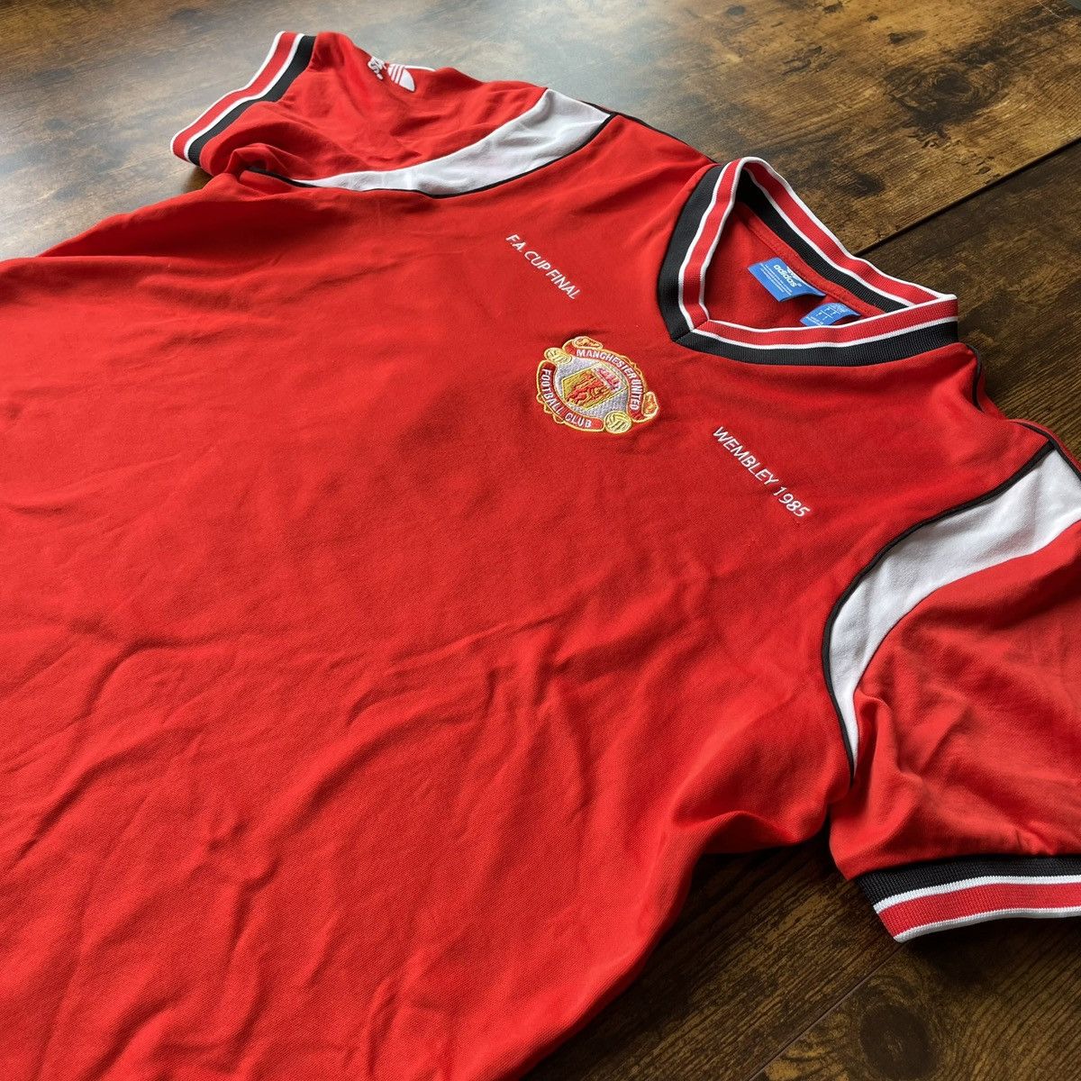 Adidas Manchester United 1985 Adidas FA cup home soccer jersey Size US L / EU 52-54 / 3 - 3 Thumbnail