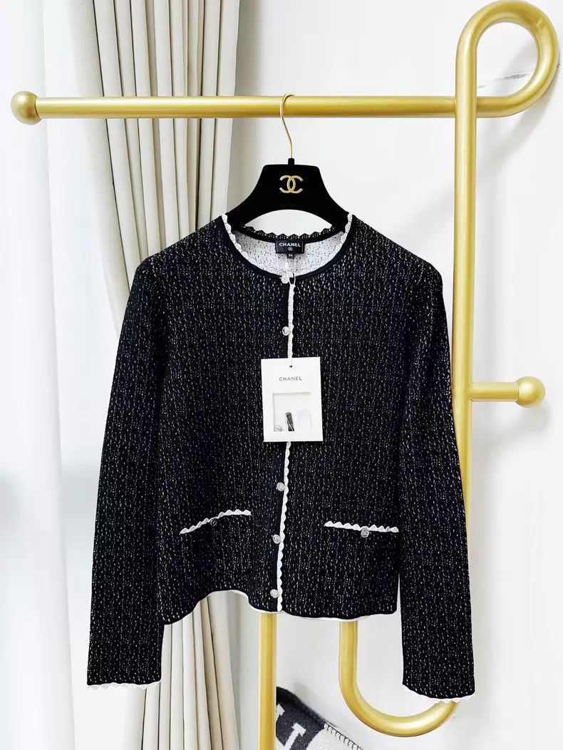 Chanel Chanel Long-sleeved knitted cardigan with white edge coat Size XXS / US 00 / IT 34 - 1 Thumbnail
