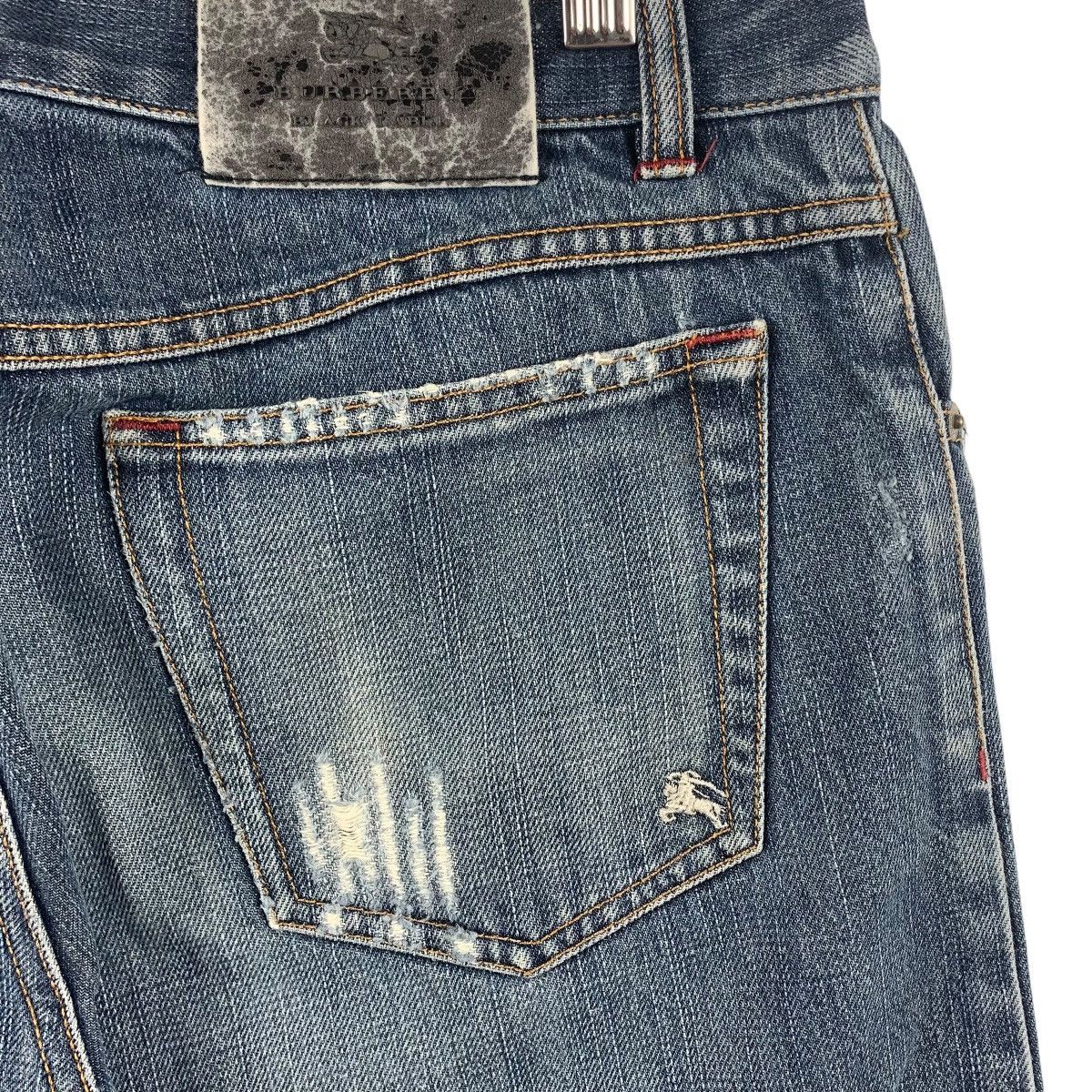 Burberry × Designer BURBERRY Black label distressed design blue jeans Size US 33 - 16 Thumbnail