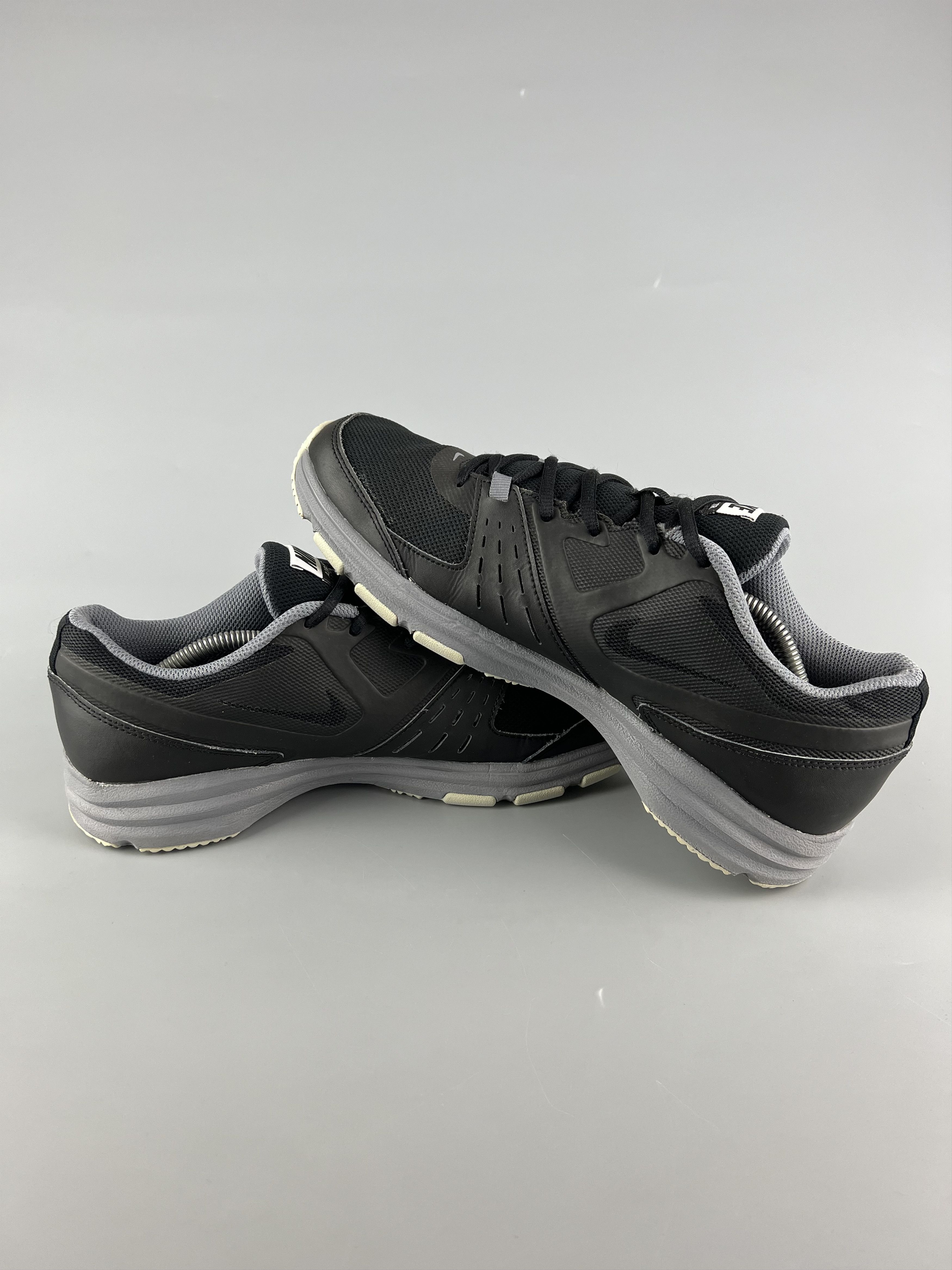 Nike 2015 Nike Air TR 1 Trail Running Shoes Size US 10 / EU 43 - 6 Thumbnail