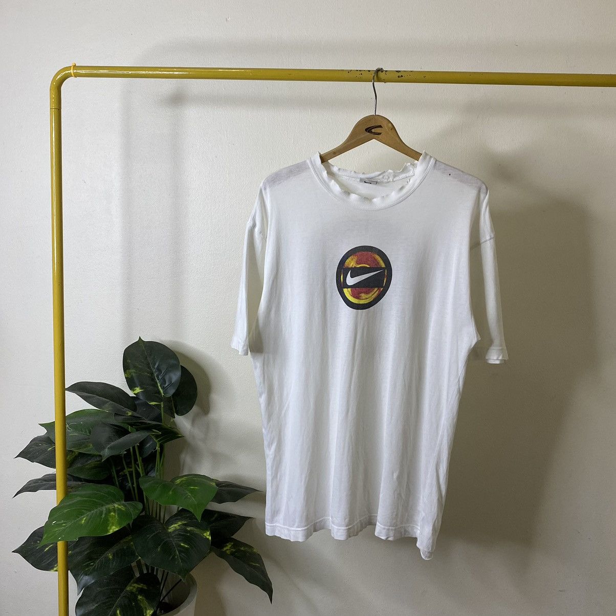 Nike Vintage 1990s Nike Distressed Tee Size US L / EU 52-54 / 3 - 6 Thumbnail