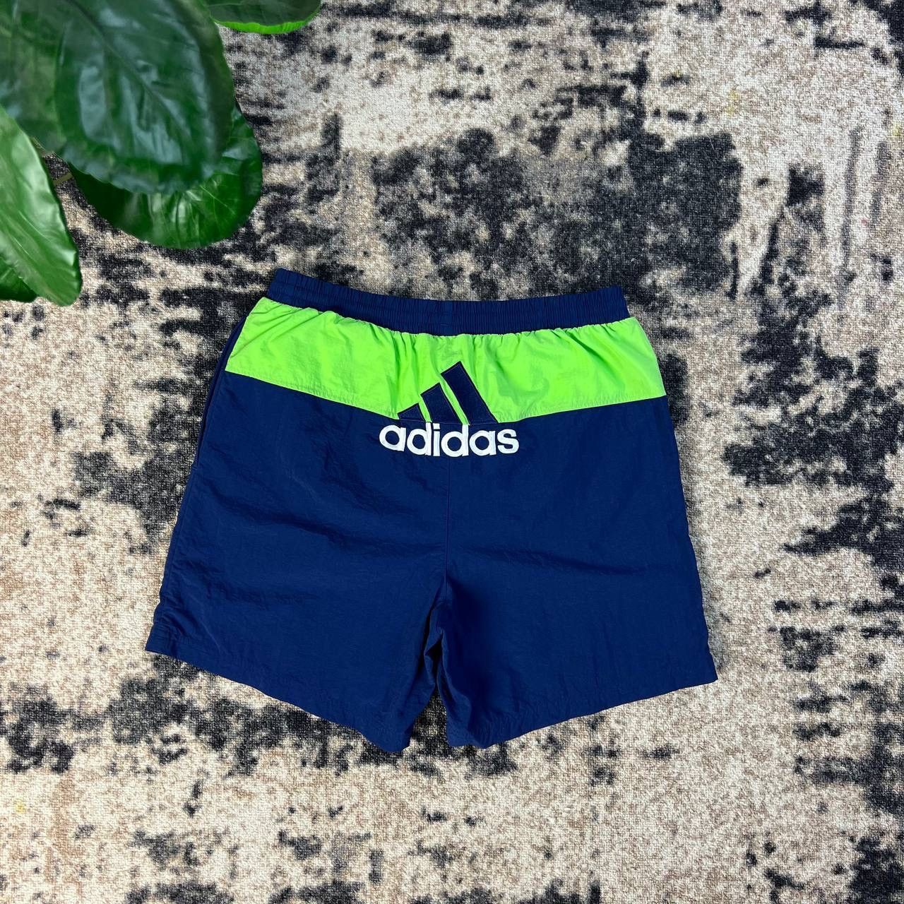 Adidas Adidas Vintage Y2K Big Embroidered Logo Light Shorts Size US 32 / EU 48 - 1 Thumbnail