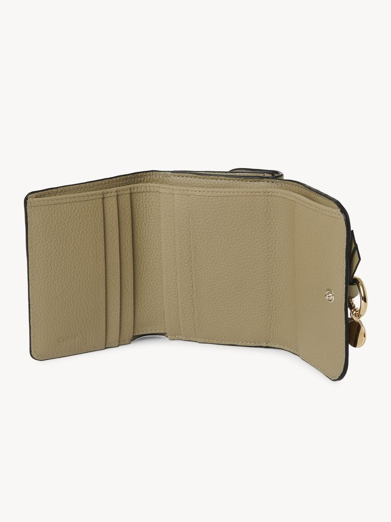 Chloe o1loc1c10226 Size: OS / Alphabet Small Wallet Pottery Green Size ONE SIZE - 3 Thumbnail