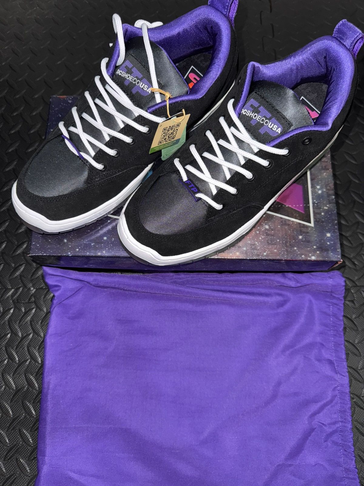 DC × Fuck The Population FTP DC CLOCKER 2 Size US 10.5 / EU 43-44 - 1 Thumbnail