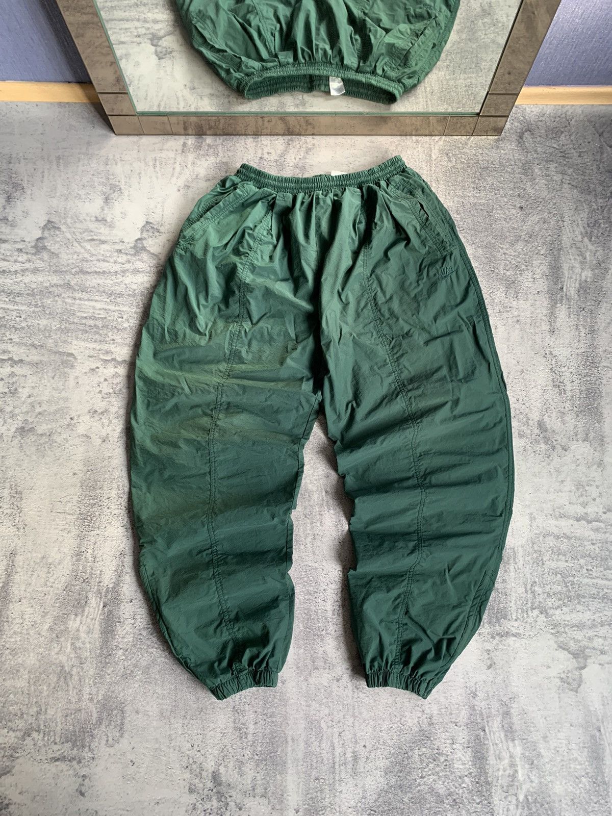 Nike 90s Nike Track Pants Green Size US 36 / EU 52 - 1 Thumbnail