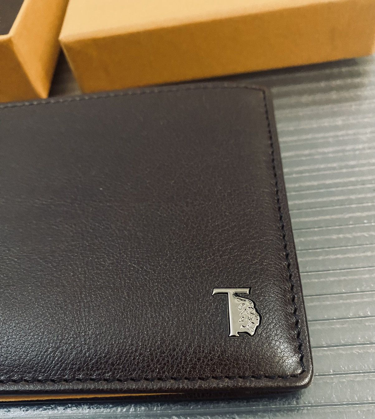 Tod's Tod’s 🇮🇹 brown grain leather dual billfold Leoni wallet NEW Size ONE SIZE - 3 Thumbnail