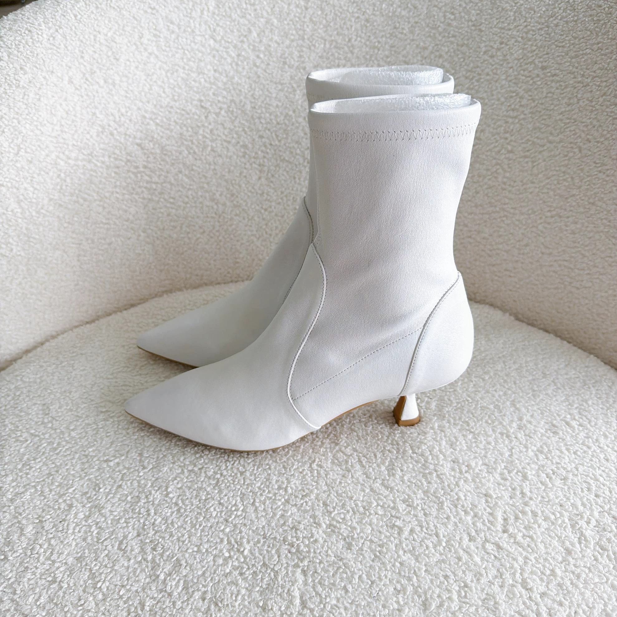 Stuart Weitzman SW White Low Heel Ankle Boot 38 New 5060 Size US 7.5 / IT 37.5 - 3 Thumbnail