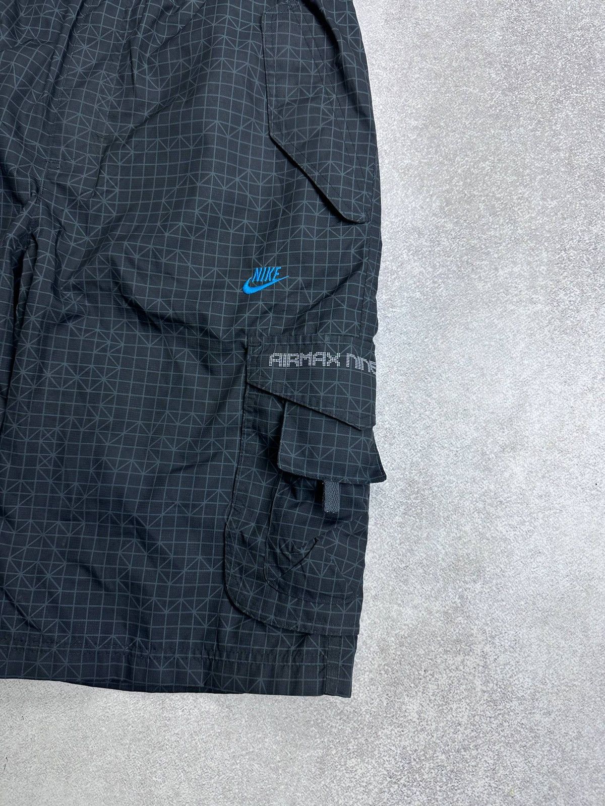 Nike Vintage Nike Tn Skepta Style Y2K Nylon Bermuda Cargo Shorts Size US 32 / EU 48 - 4 Thumbnail