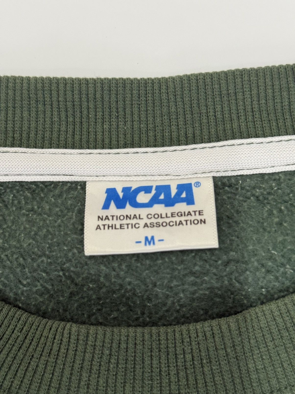NCAA 🔥 Classic NCAA March Madness Graphic Sweat College Sports Size US M / EU 48-50 / 2 - 7 Thumbnail