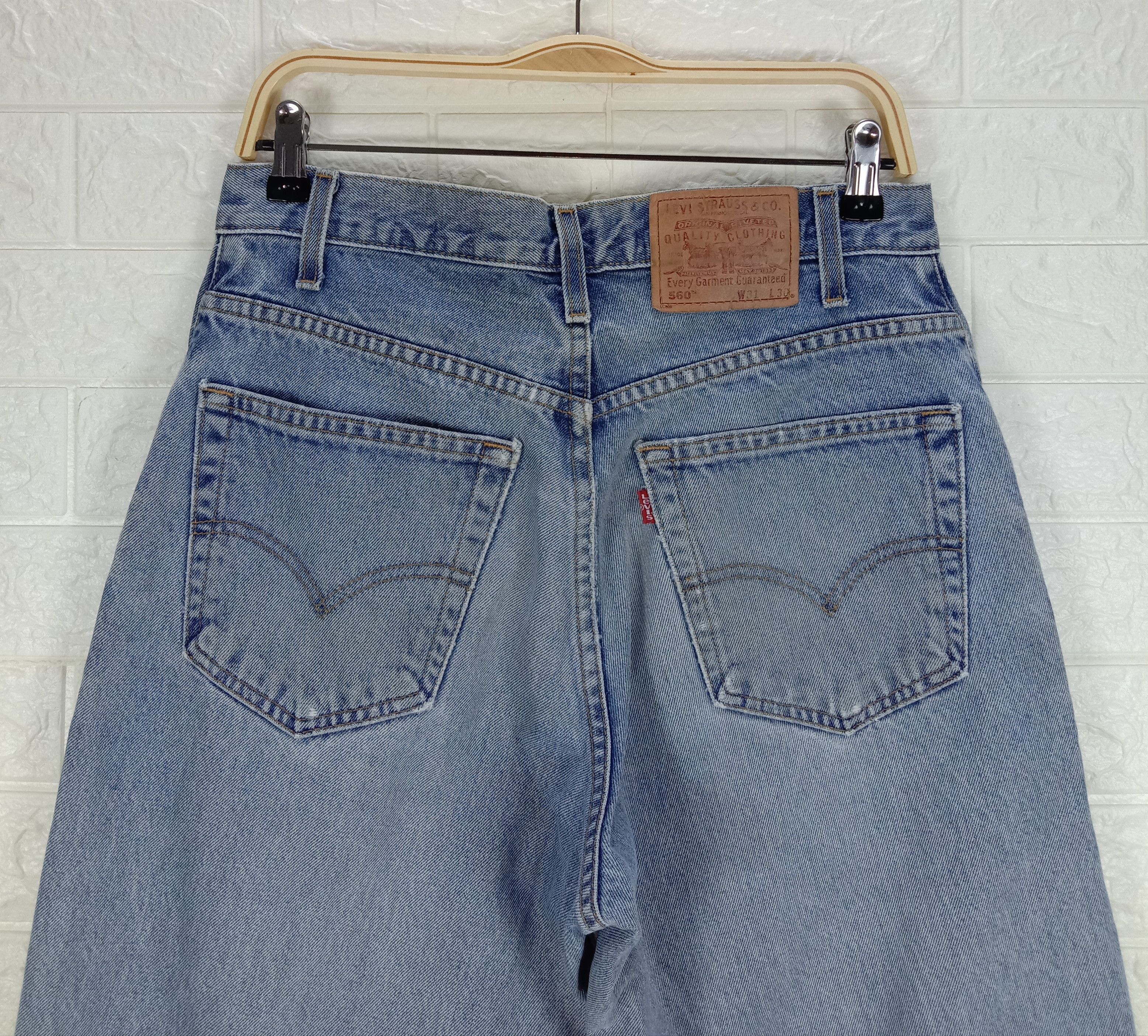 Levi's Vintage Levi's 560 Jeans Loose Fit Tapered Leg Denim Size US 31 - 6 Thumbnail
