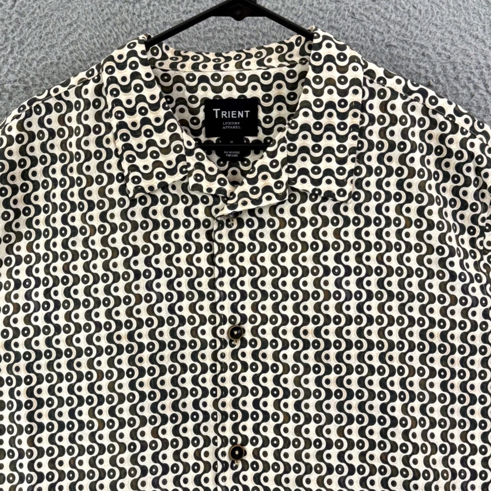 Vintage Trient Luxury Apparel Shirt Mens XL Abstract 100% Silk Button Up Short Sleeve Size US XL / EU 56 / 4 - 3 Thumbnail