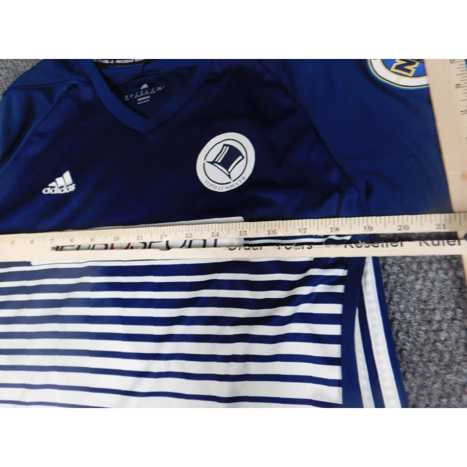 Adidas Adidas Shirt Womens XL Blue Jersey Short Sleeve Pullover Round Neck T-Shirt Regular Basic Casual Rose Pattern Knit Polyester Rayon Sportswear Size XL / US 12-14 / IT 48-50 - 5 Thumbnail