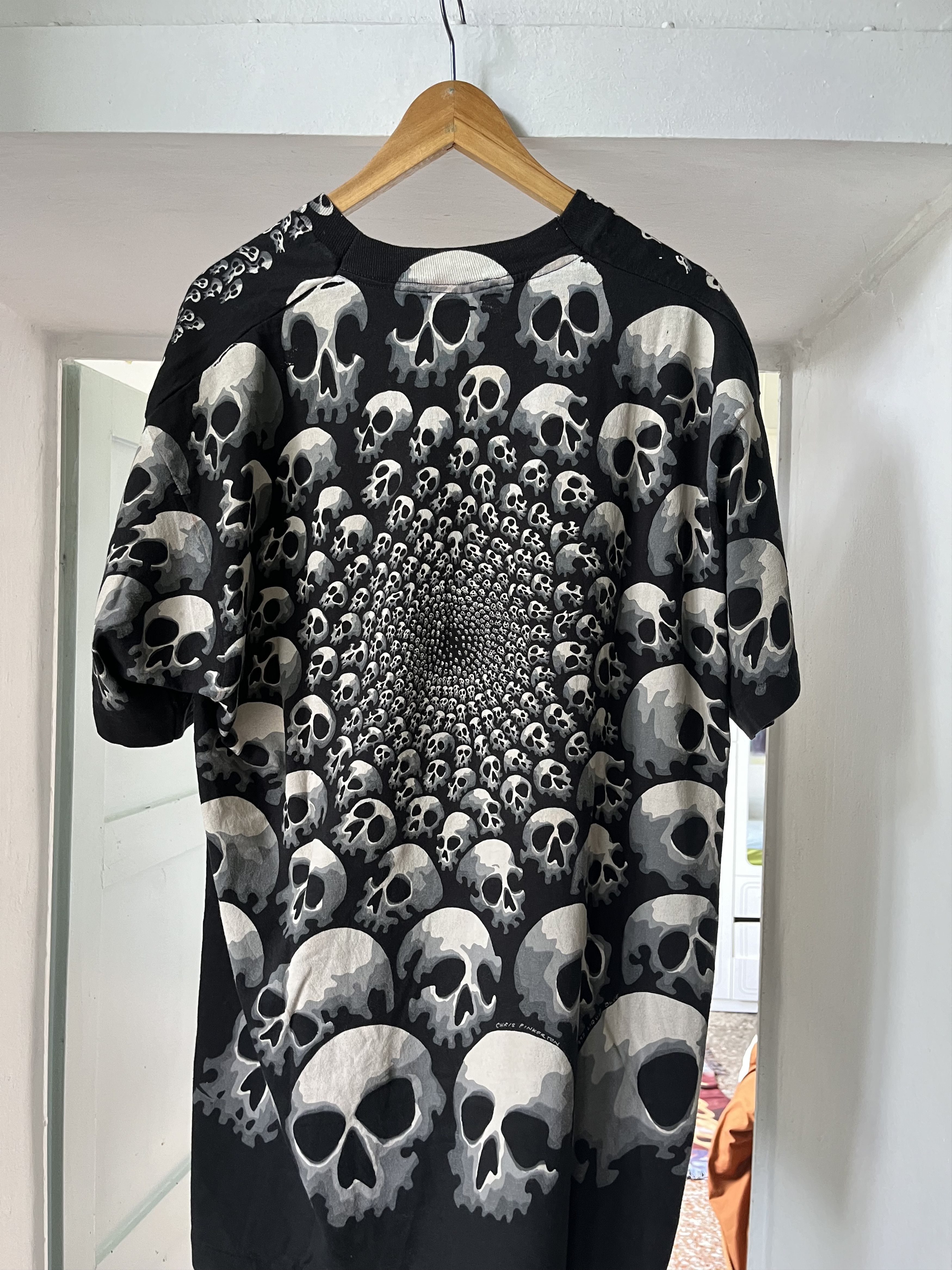 Liquid Blue Liquid blue skull t-shirt Size US XL / EU 56 / 4 - 2 Thumbnail