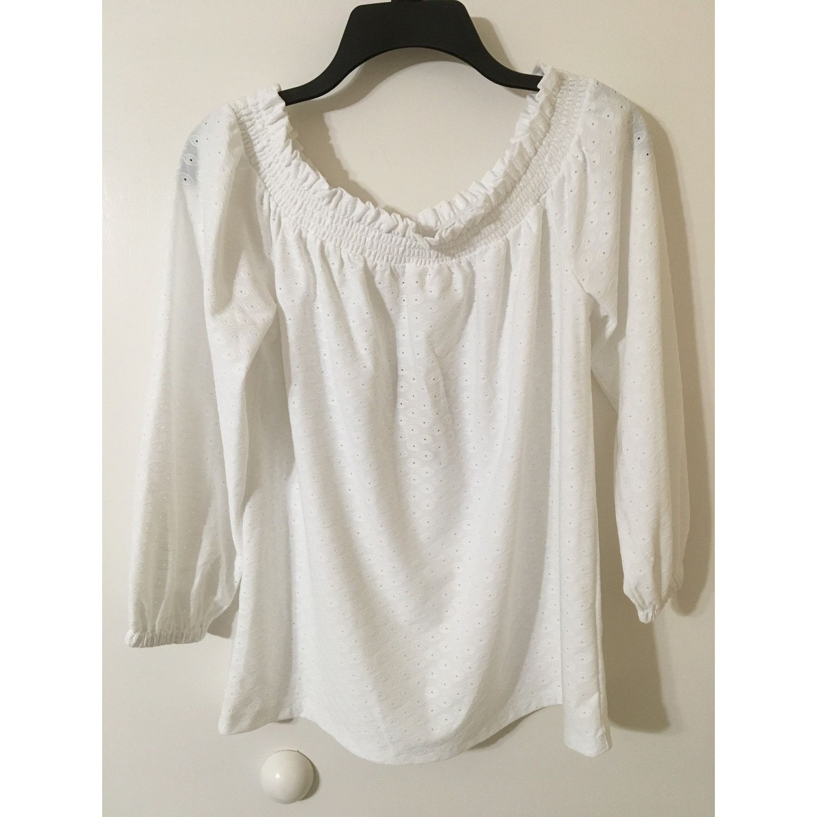 Michael Kors Michael Kors Fashion Basics XS White Gathered Eyelet Top Size XS / US 0-2 / IT 36-38 - 4 Thumbnail