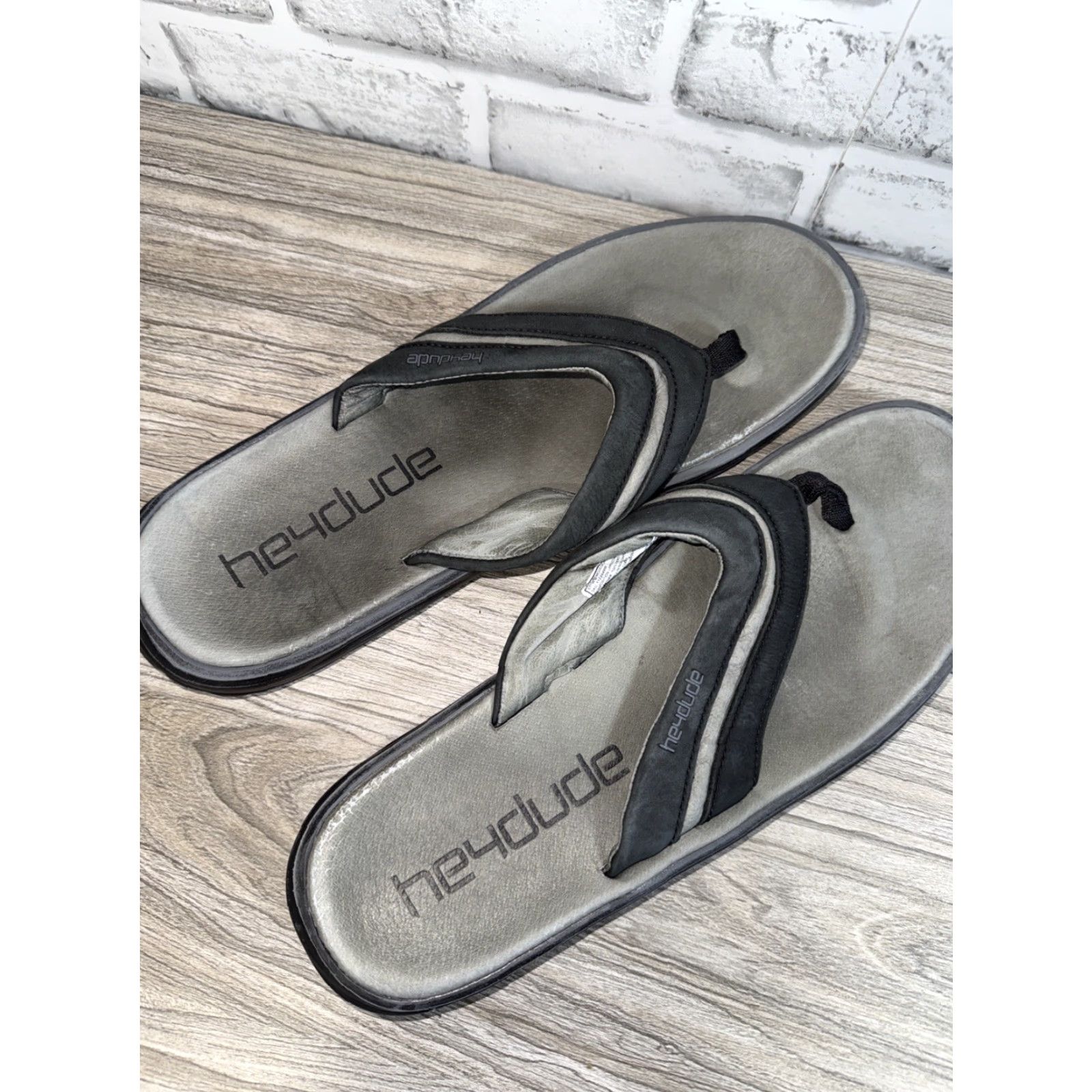 Vintage **Hey Dude Mens Gray Flip Flop Comfort Sandals 12** User: Hey Dude Mens Gray Comfort Sandals 12 Size ONE SIZE - 3 Thumbnail