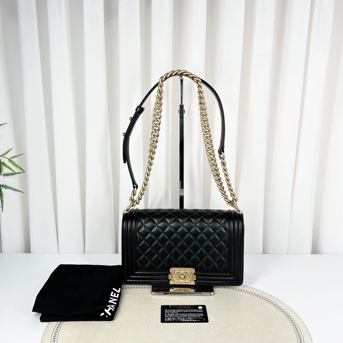 Chanel Pre-loved Bag Very good condition Size ONE SIZE - 1 Thumbnail