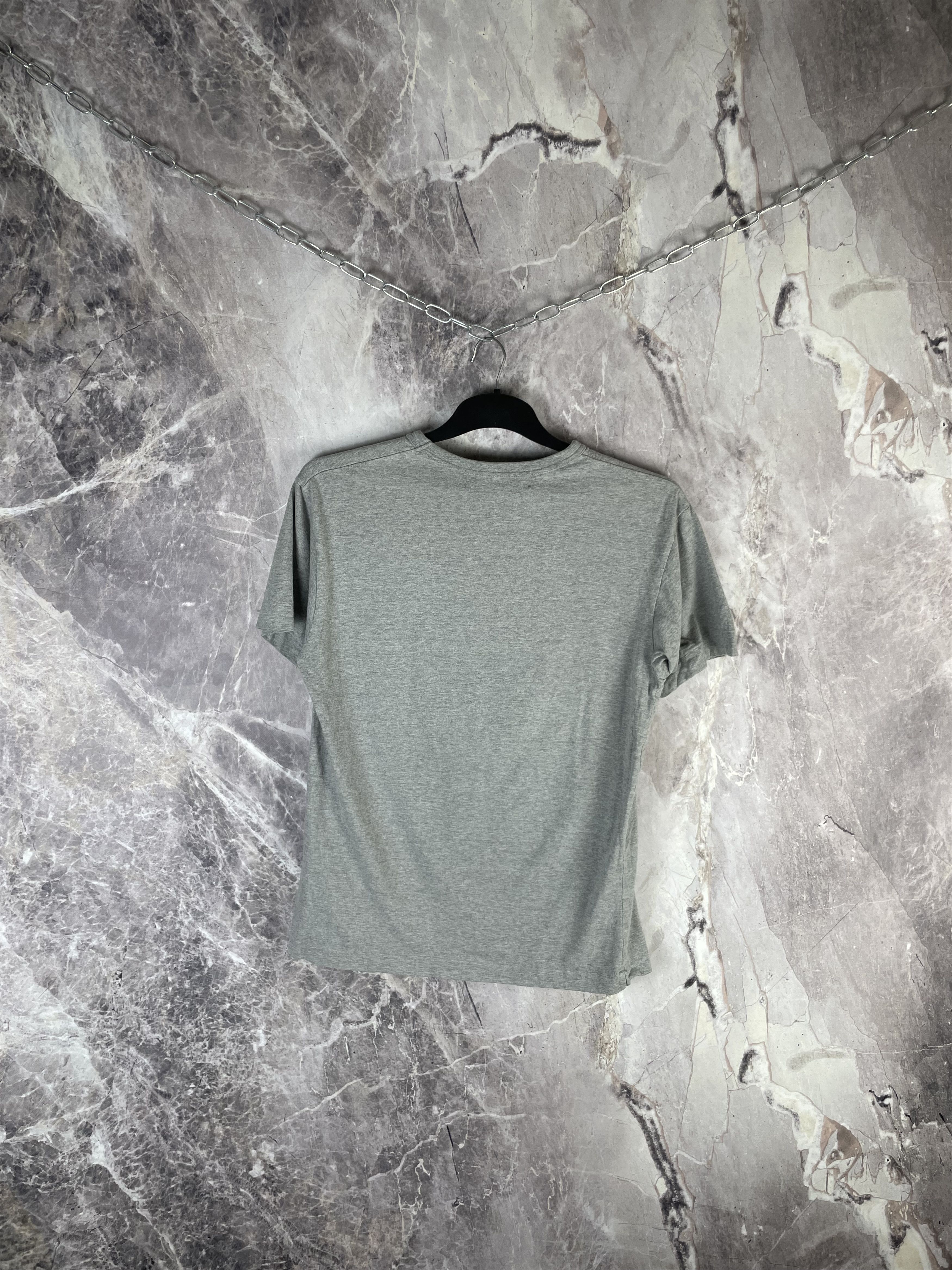Comme des Garcons CDG Play Tee Size US L / EU 52-54 / 3 - 9 Thumbnail