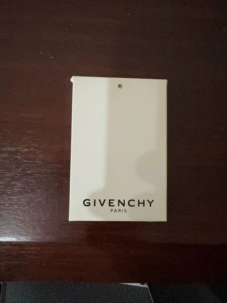 Givenchy Givenchy Classic Large Shark Short Sleeve T-Shirt 2505-Next Size US M / EU 48-50 / 2 - 6 Thumbnail