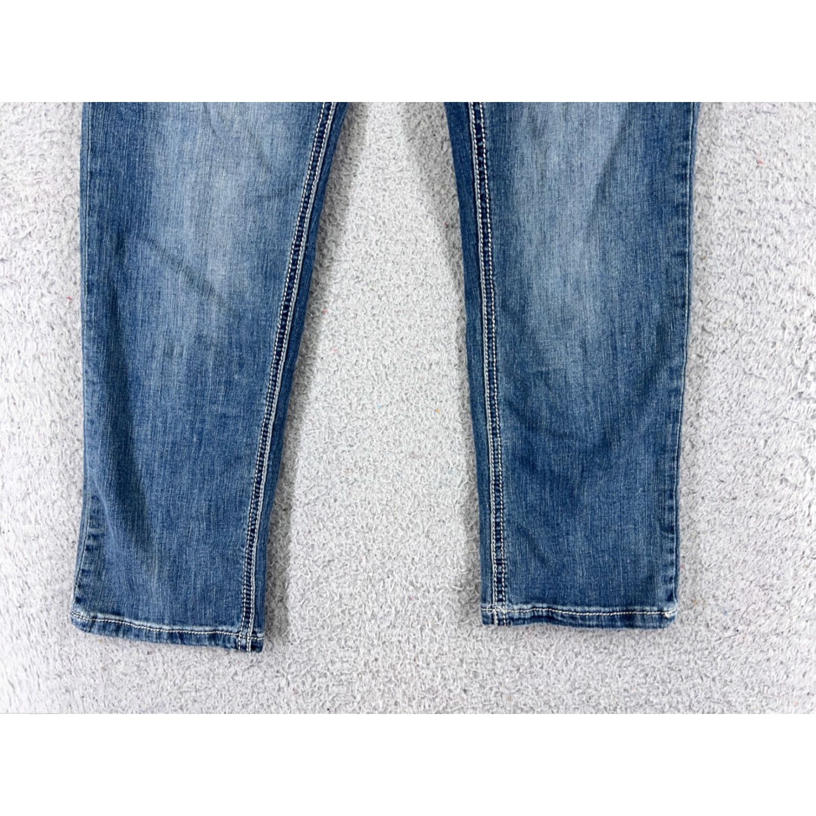 Velvet Velvet Heart Jeans Women's 6 Blue Denim Straight Leg Low Rise 26x24 Cotton 5-Pocket Heart Womens Size 28" / US 6 / IT 42 - 2 Thumbnail