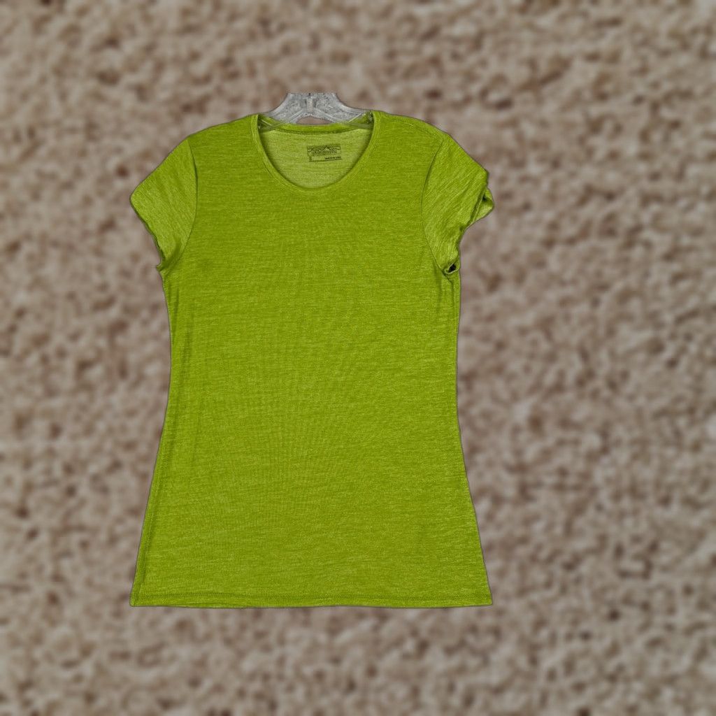 Patagonia Patagonia Shirt Women S Green Short Sleeve Crew Neck Nylon Blend Glorya Tee Size S / US 4 / IT 40 - 1 Thumbnail