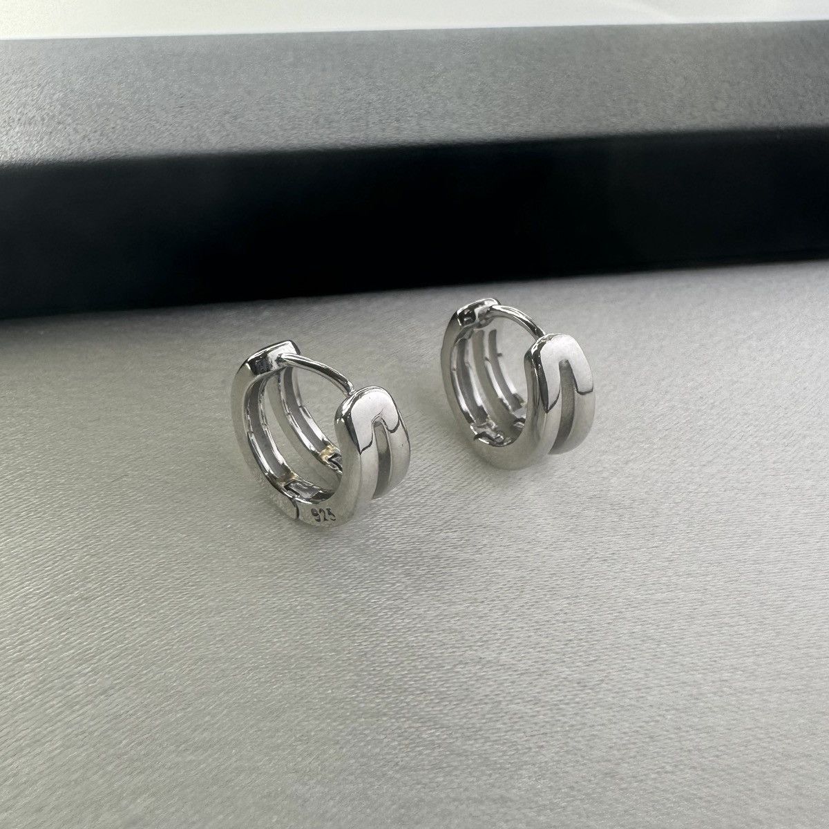 Other Small Hoop Earrings for Men Women Hip Hop Unisex Style Size ONE SIZE - 1 Thumbnail