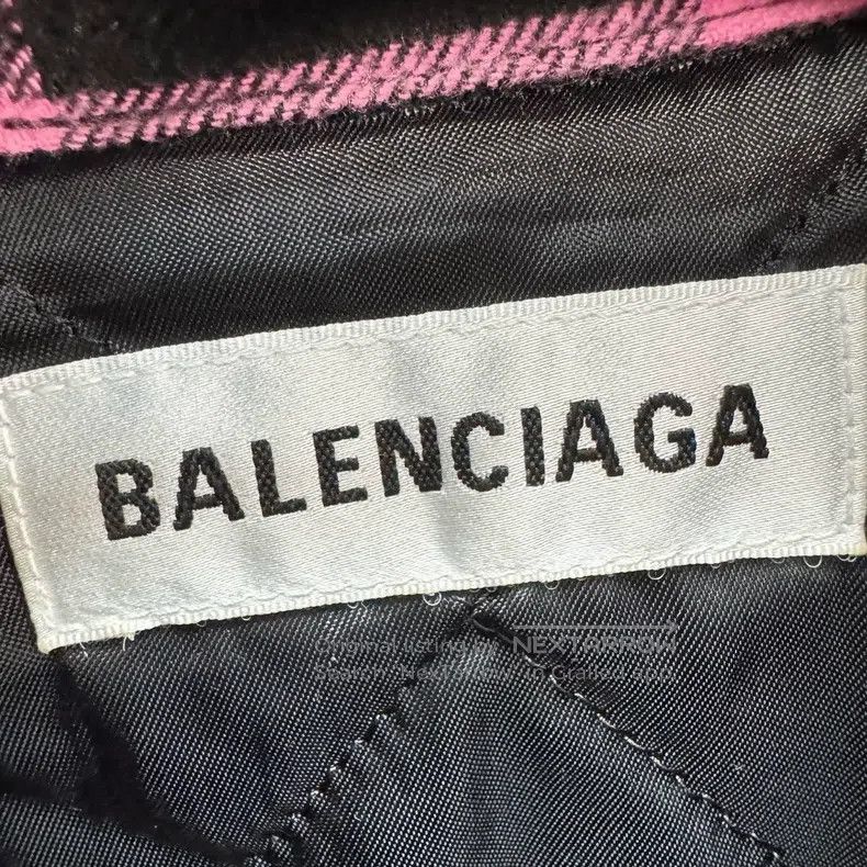 Balenciaga Balenciaga Black and Pink Plaid Padded Jacket Size XXS / US 00 / IT 34 - 5 Thumbnail