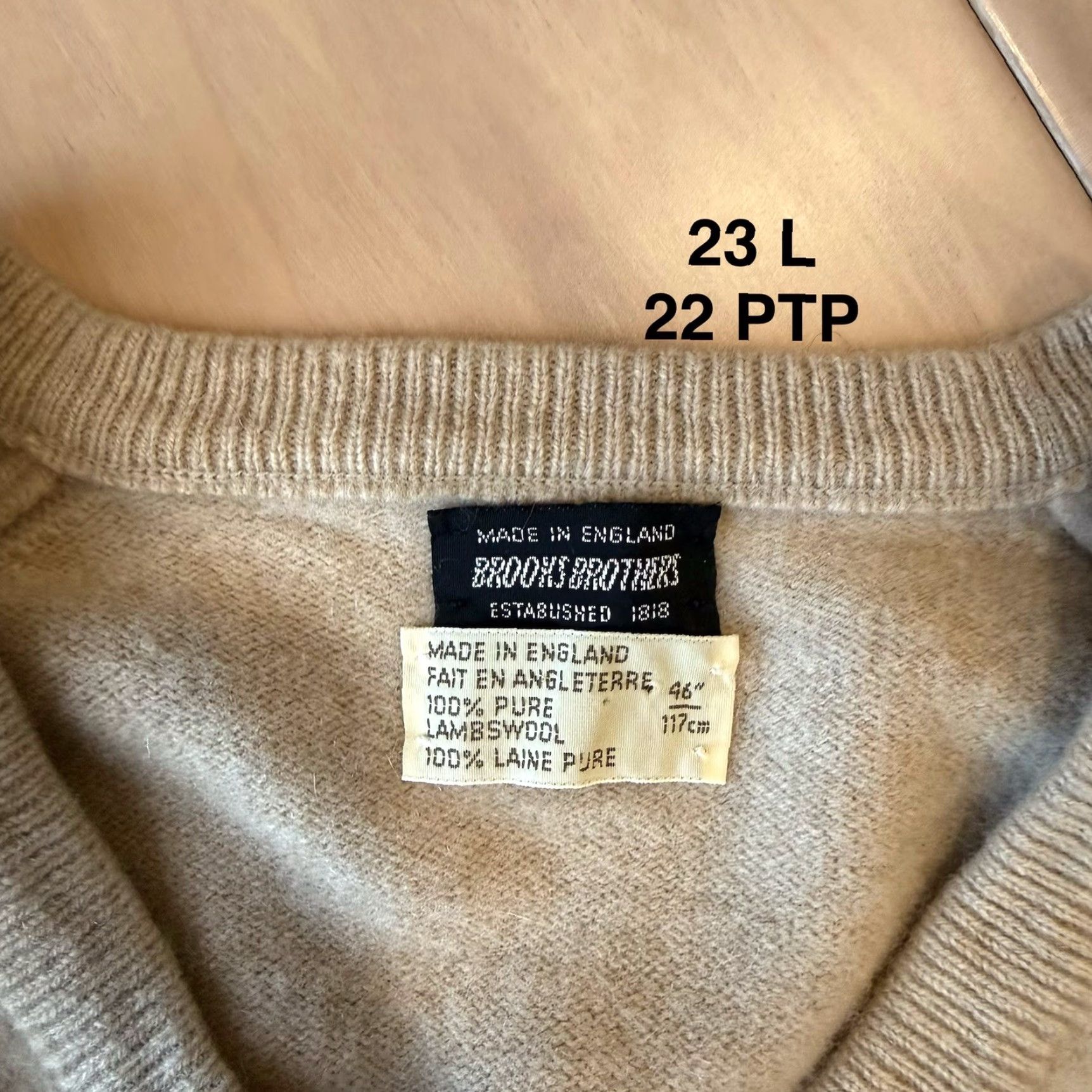 Brooks Brothers Vintage Brooks Brothers Lambswool Sweater Small Beige V Neck Mens Wool Pullover Knit Regular Solid Fashion Pattern Ac?t? Size US S / EU 44-46 / 1 - 6 Thumbnail