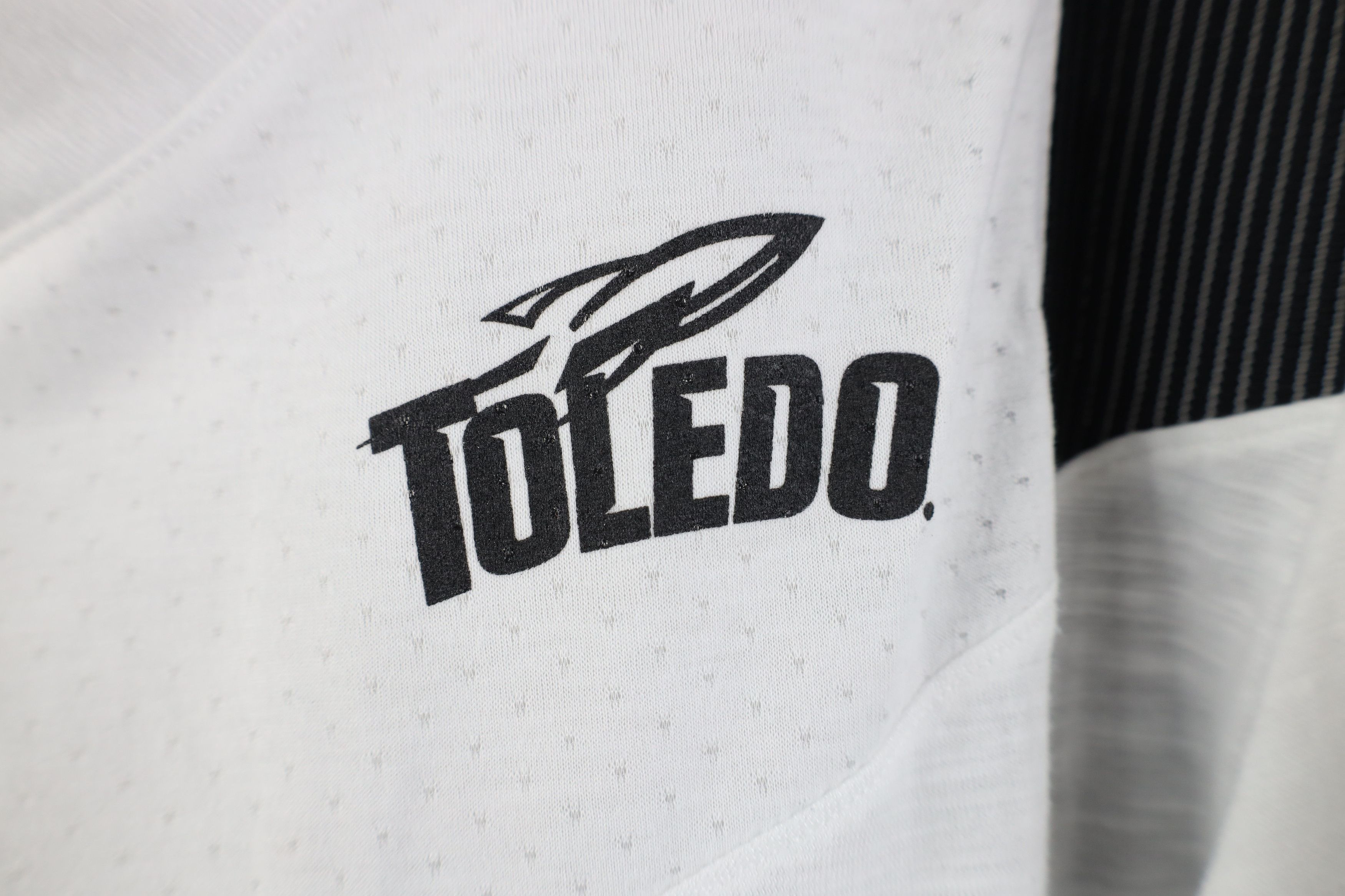 Nike Nike Issued University of Toledo Football Knit T-Shirt White Size US S / EU 44-46 / 1 - 4 Thumbnail