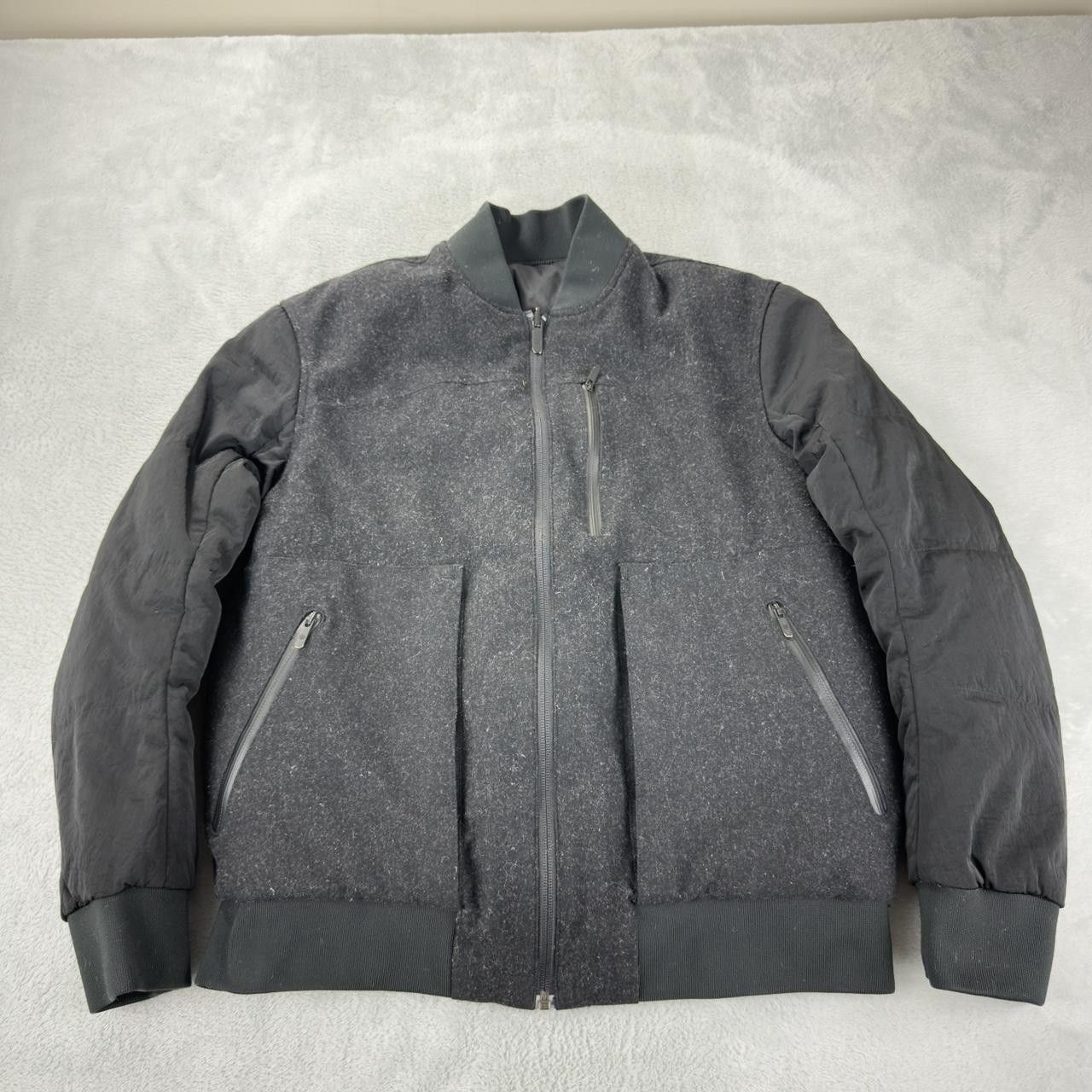 Lululemon Lululemon Women's Size 8 Roam Far Wool Bomber Reversible Size M / US 6-8 / IT 42-44 - 1 Thumbnail