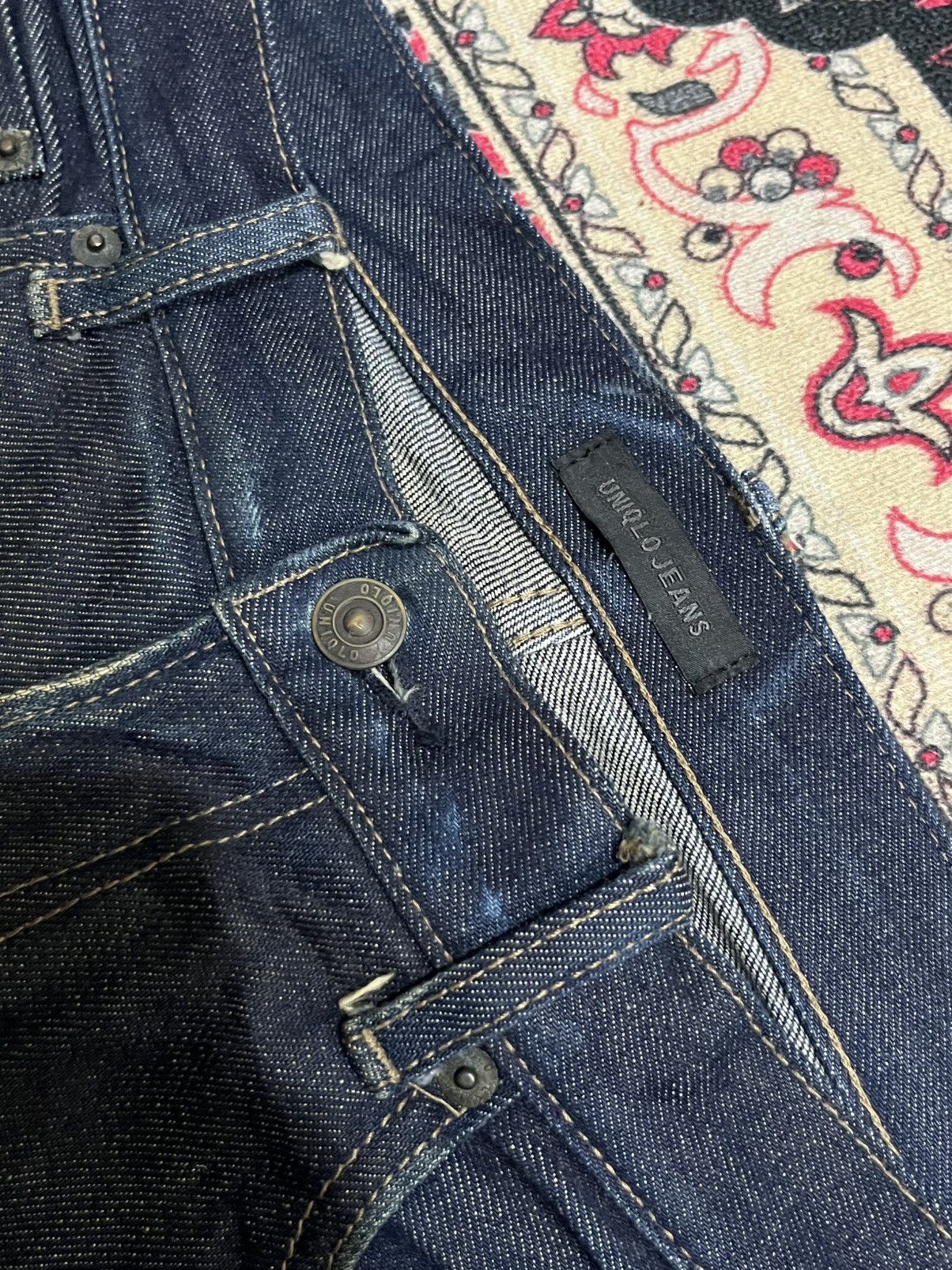Undercover × Uniqlo Vintage Uniqlo UJ Dark Blue Faded Washed Selvedge Jeans Size US 32 / EU 48 - 5 Thumbnail