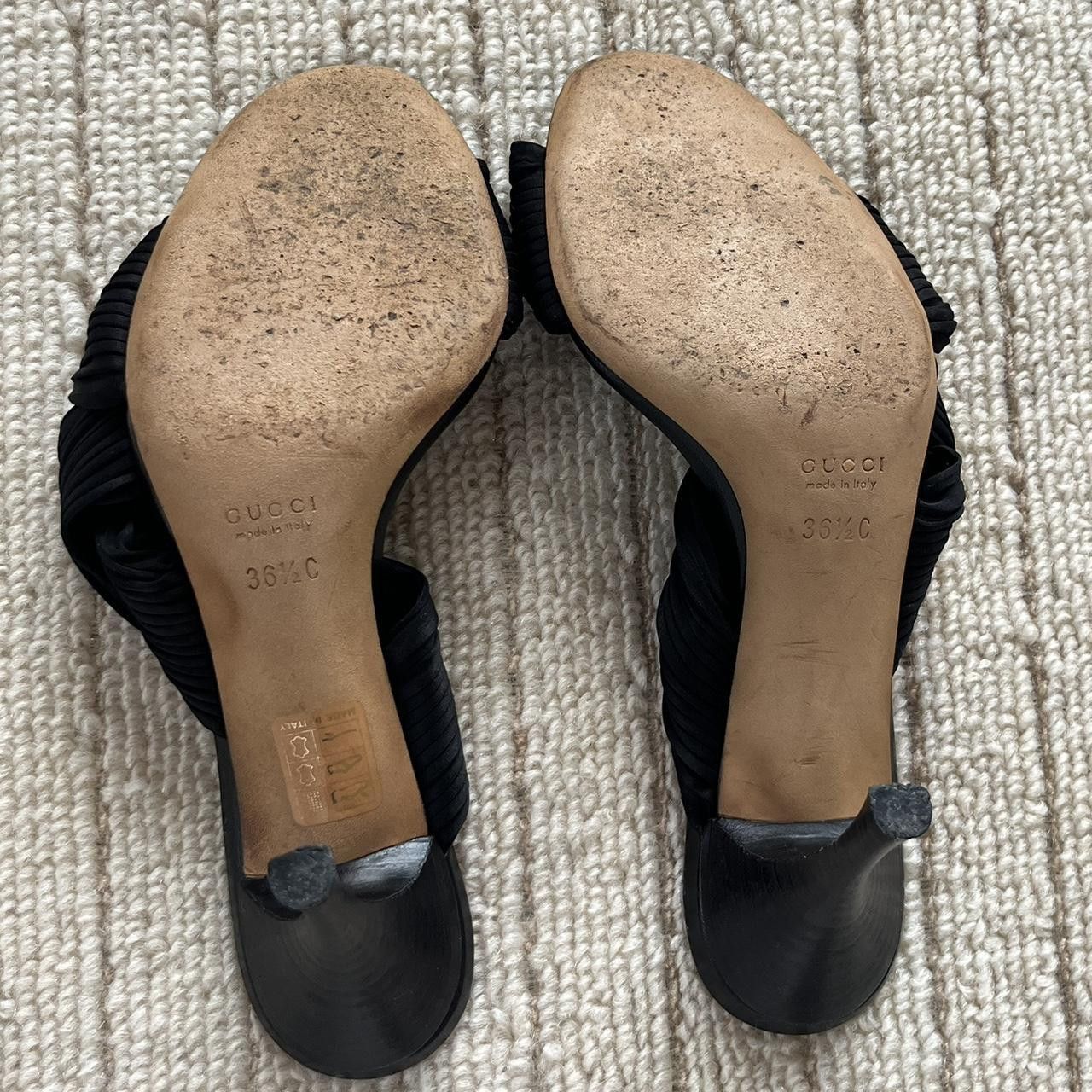 Gucci Black Gucci mules with satin pleat twist Size US 5.5 / IT 35.5 - 3 Thumbnail