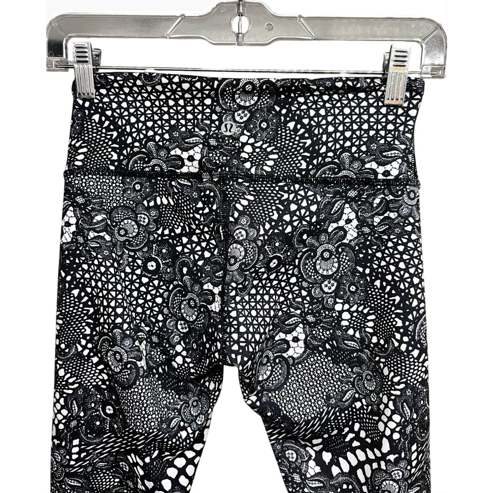 Lululemon Lululemon Wunder Under Crop III Leggings Pretty Lace Sz 4 Size 25" / US 0 / IT 36 - 9 Thumbnail