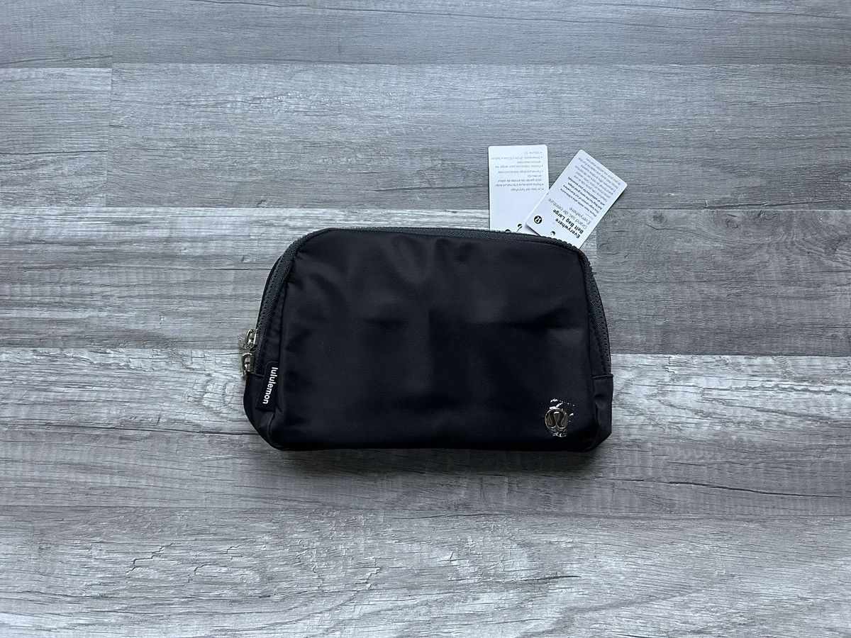 Lululemon Lululemon Everywhere Belt Bag Black Large 2L New With Tags Size ONE SIZE - 1 Thumbnail