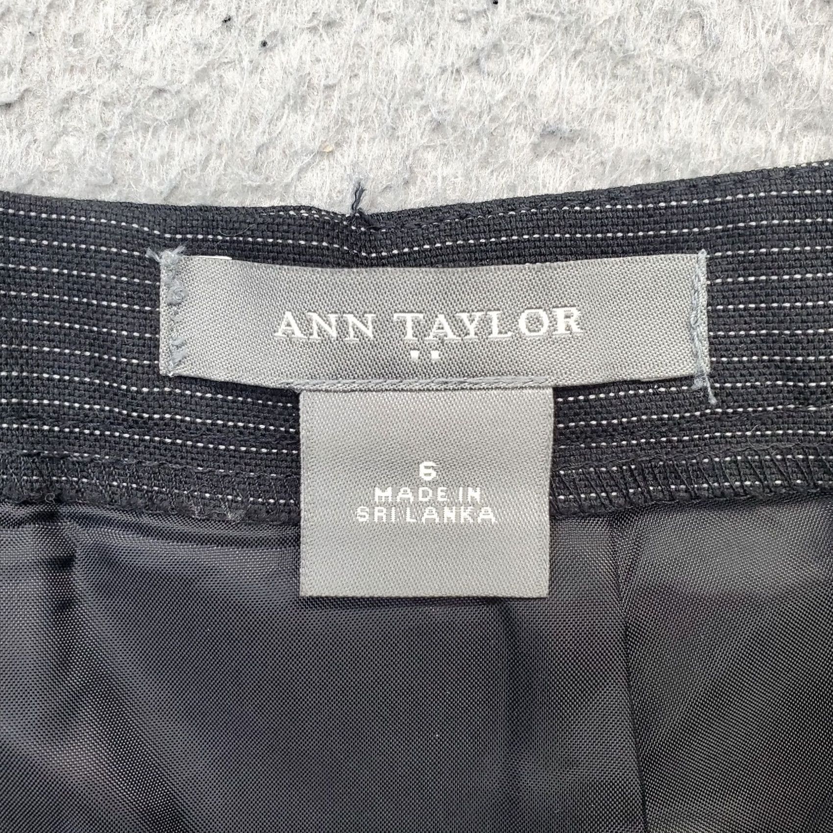 Ann Taylor Ann Taylor Skirt Womens 6 Pinstripe Lined Slit Back Zip Pencil Straight & Size 28" / US 6 / IT 42 - 5 Thumbnail