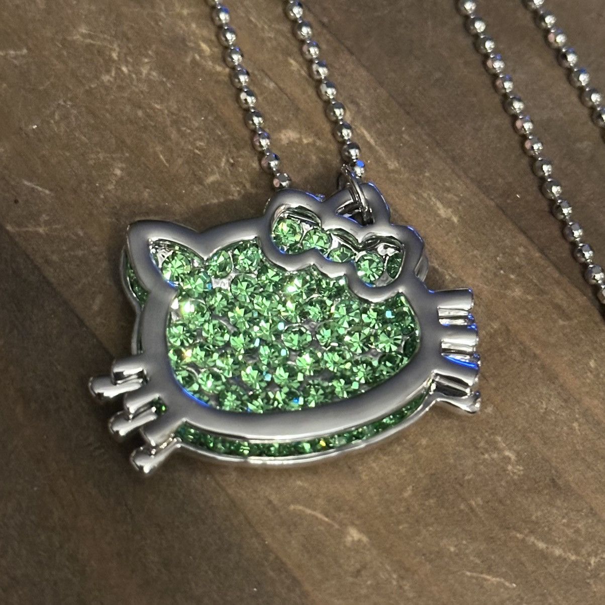 Other Hello Kitty green rhinestone face pendant necklace Size ONE SIZE - 3 Thumbnail