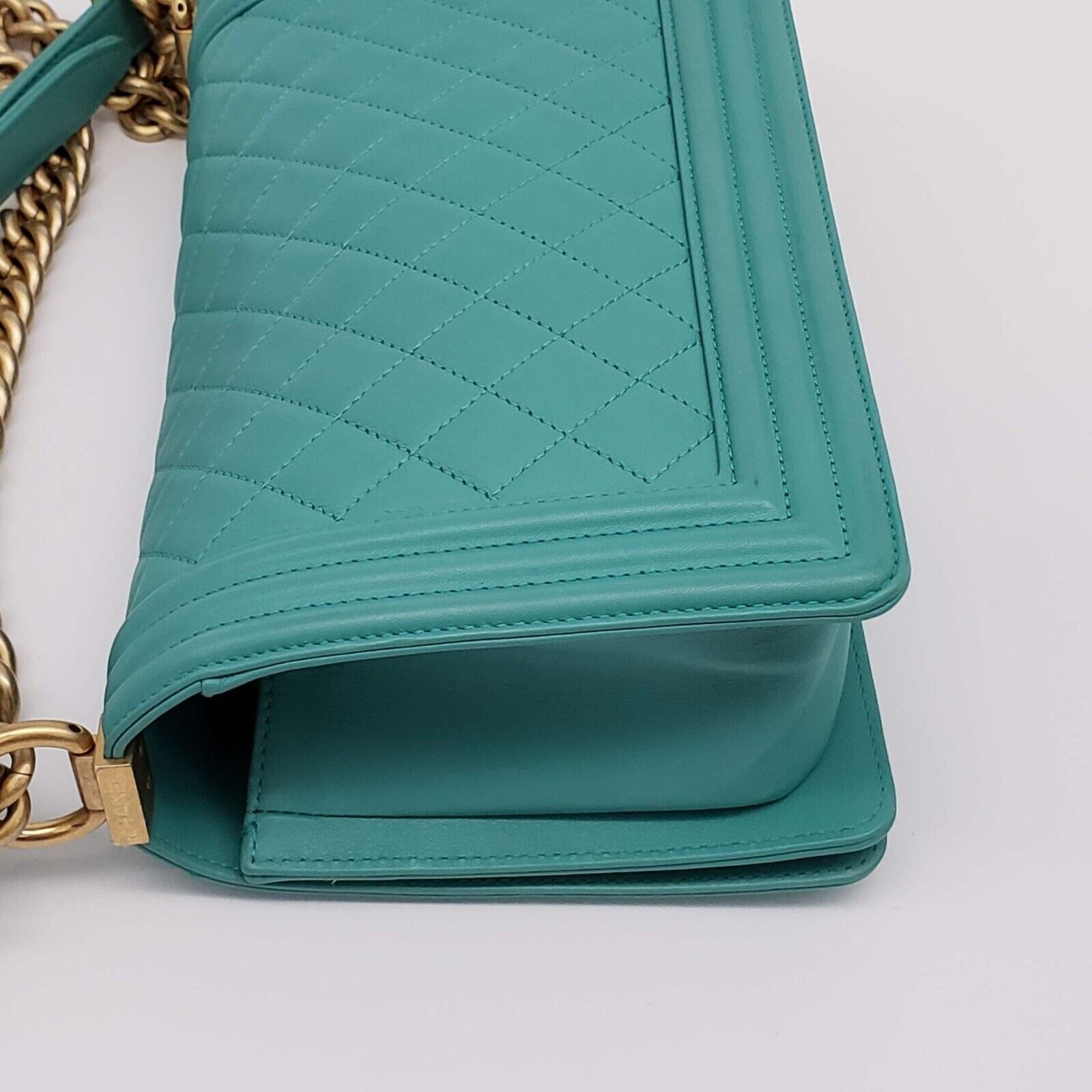 Chanel Authentic CHANEL Boy Green Leather Shoulder Bag 2650-080524 Size ONE SIZE - 11 Thumbnail
