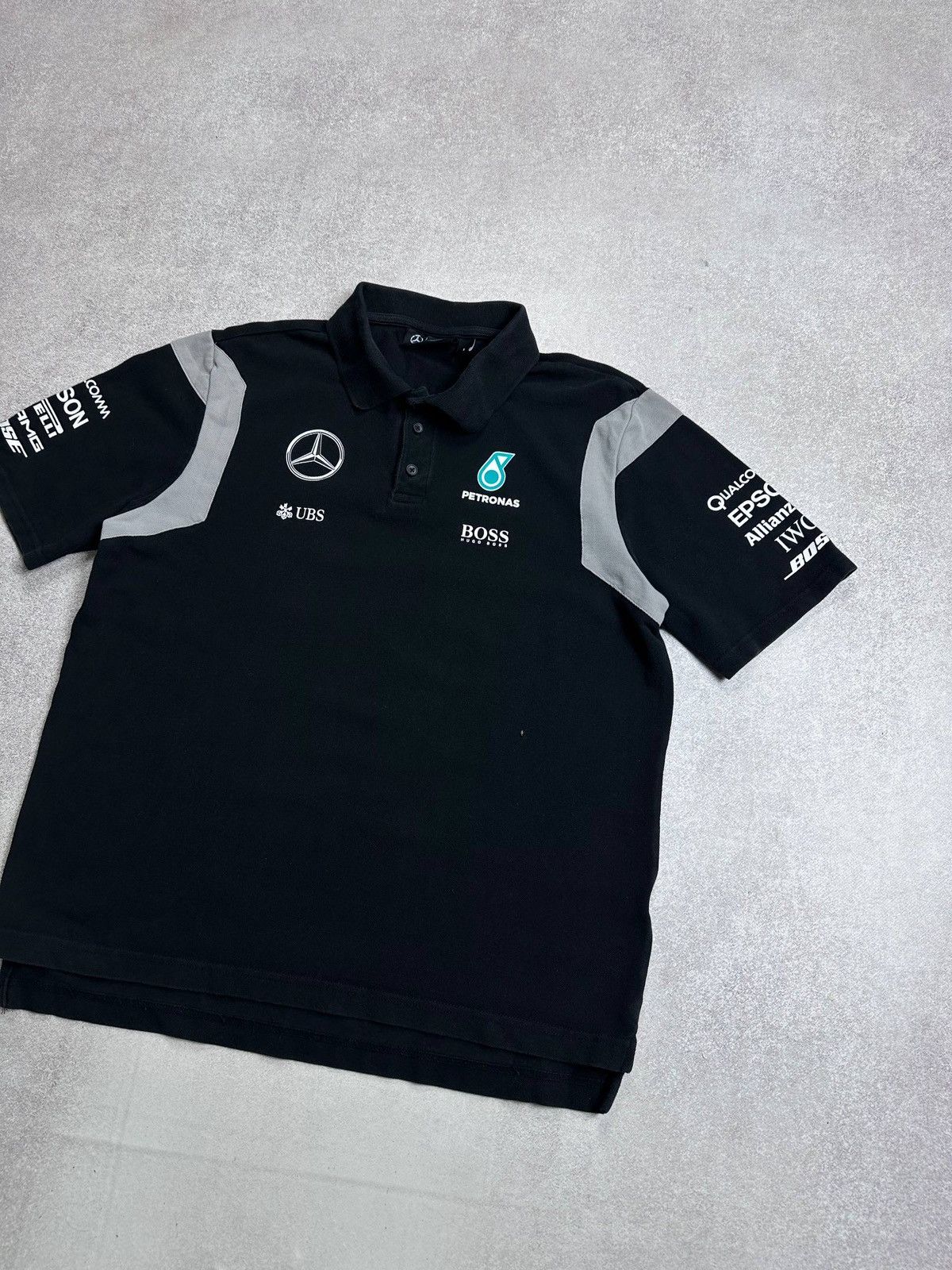 Mercedes-Benz Vintage Mercedes AMG Petronas Racing F-1 Polo Shirt L Size US L / EU 52-54 / 3 - 2 Thumbnail