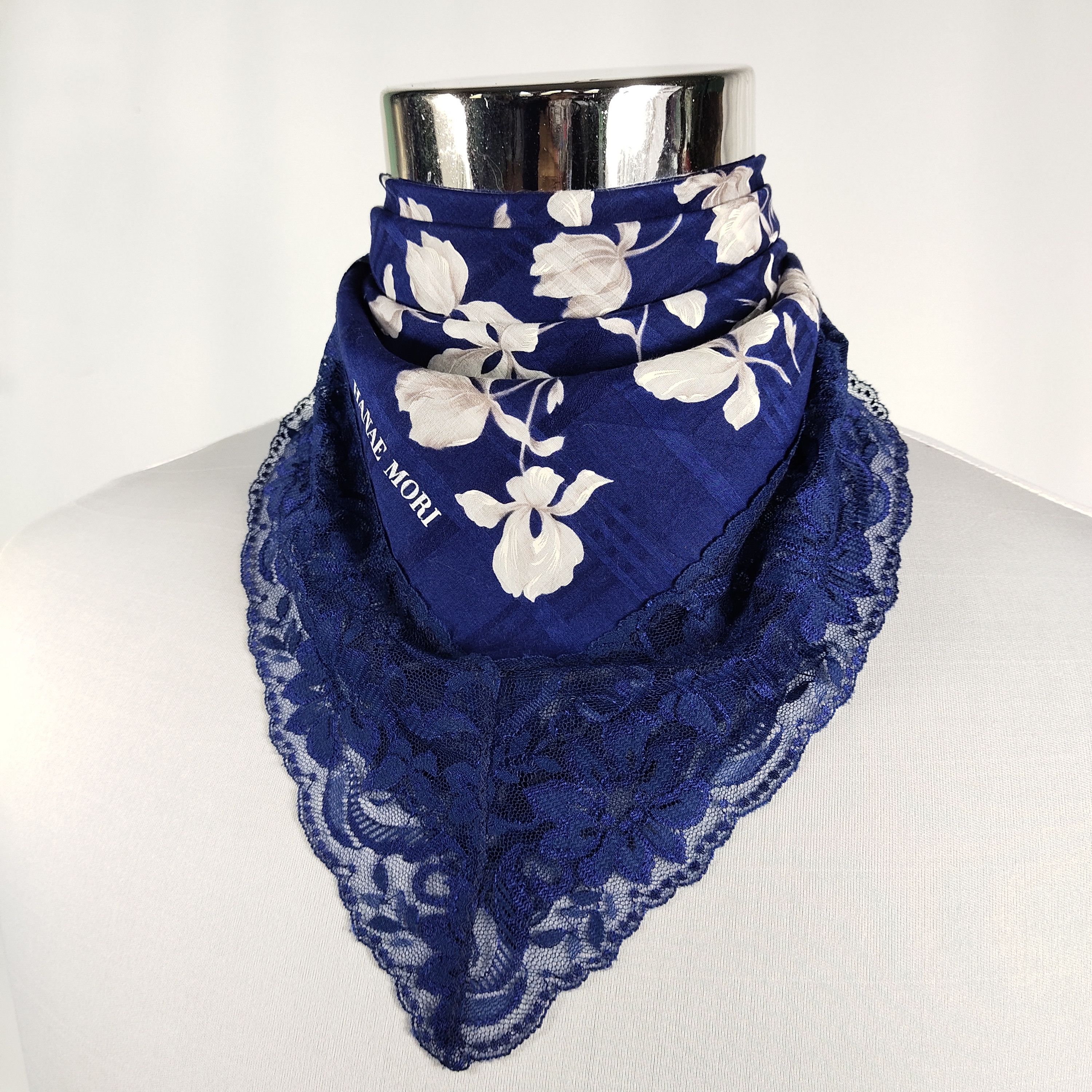 Hanae Mori × Vintage Hanae Mori Handkerchief / Neckerchief / Bandana FZ626 Size ONE SIZE - 1 Thumbnail