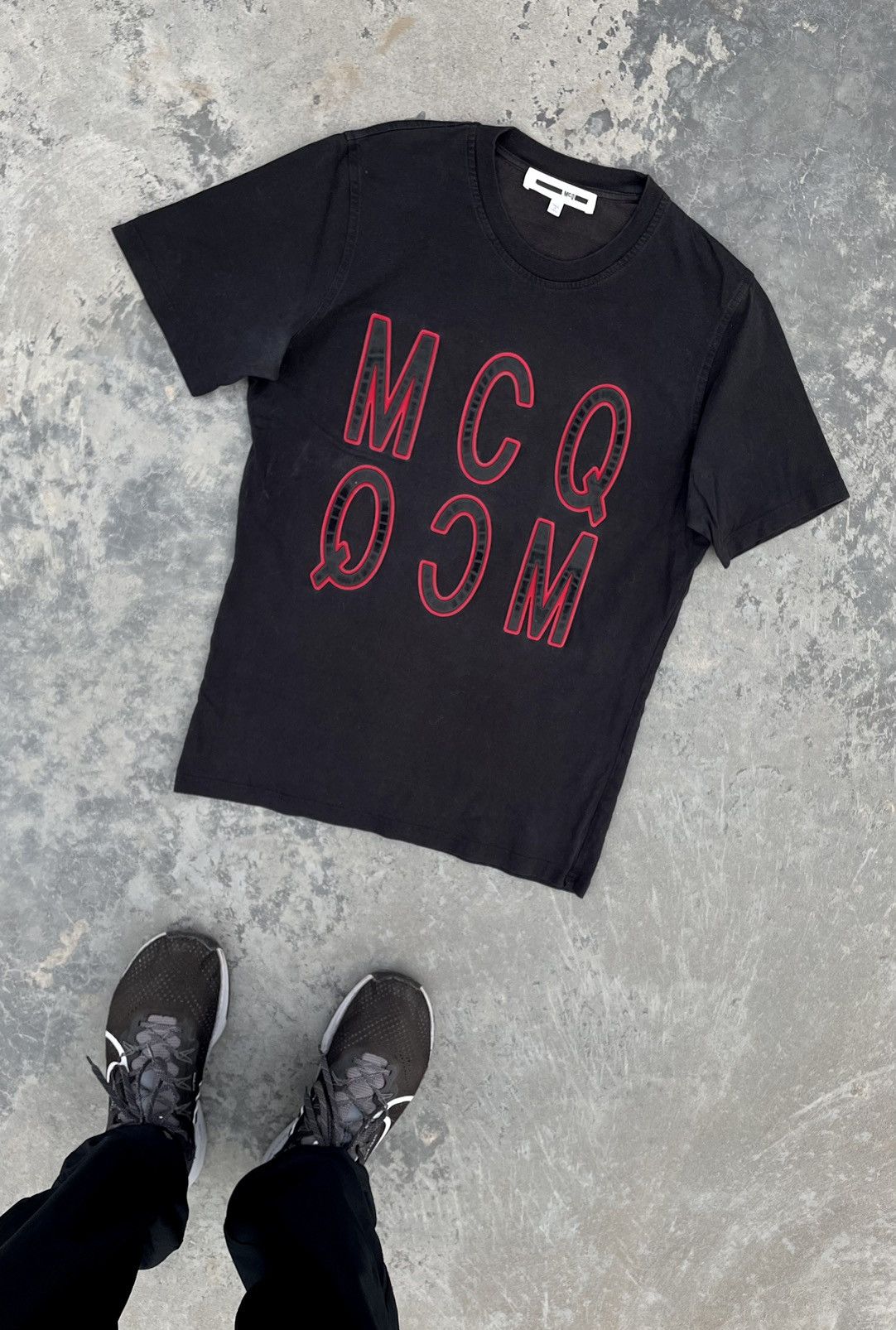 Tシャツ・カットソー ALEXANDER MCQUEEN Men T-shirt Black 828419QTADT0 571 Men's McQueen-T-Shirt in Black | McQueen US