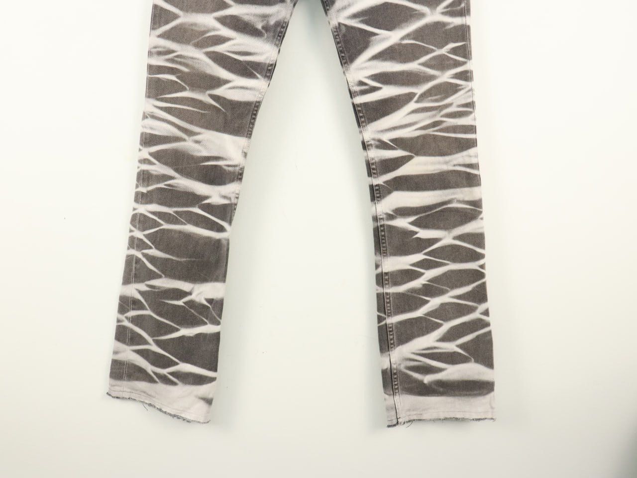 Guess Guess Low Rider Tiger Stripe Style Jeans MADE IN ITALY Size US 28 / EU 44 - 14 Thumbnail