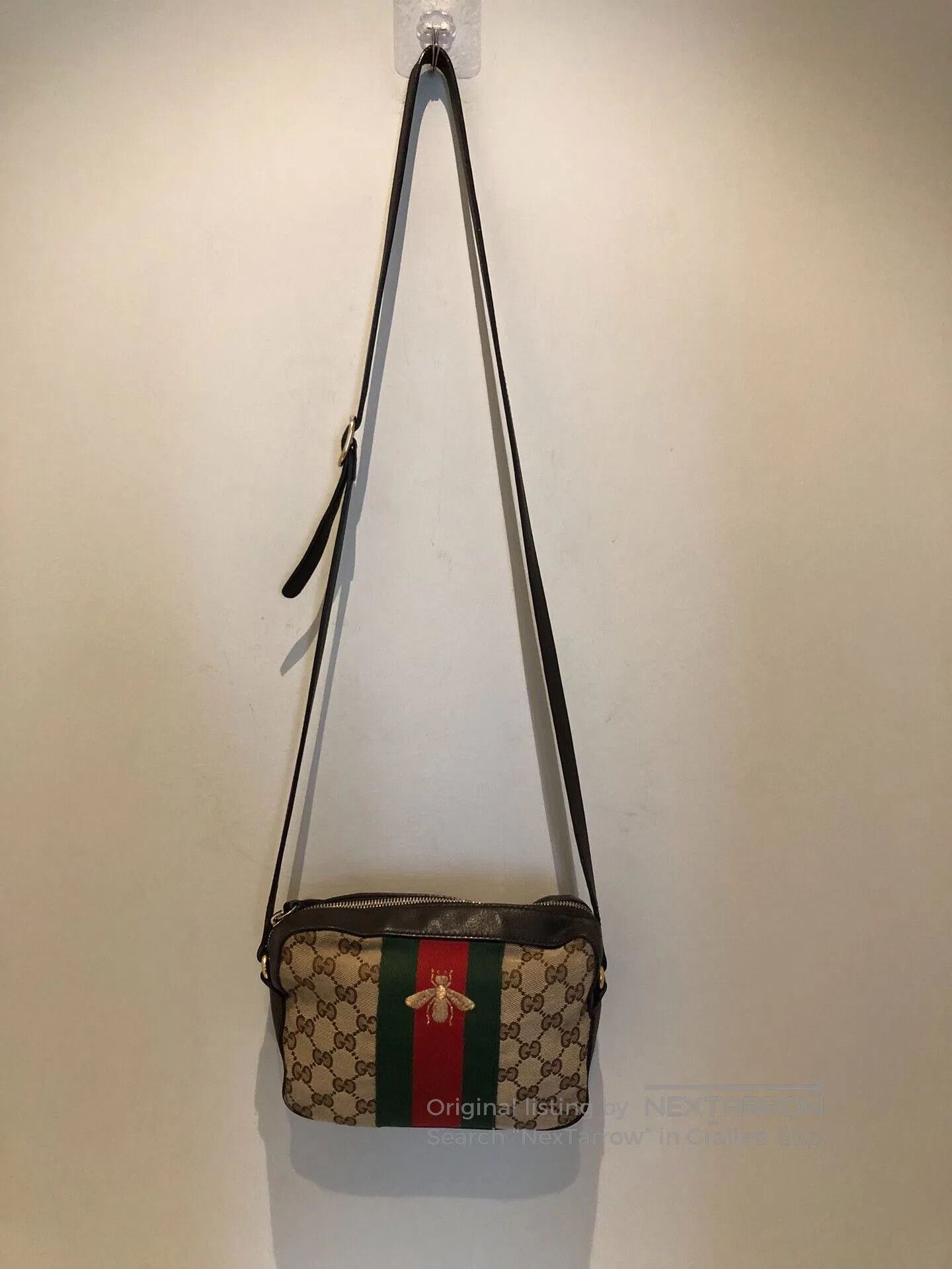 Gucci Gucci Bee Crossbody Camera Bag. Size ONE SIZE - 1 Thumbnail