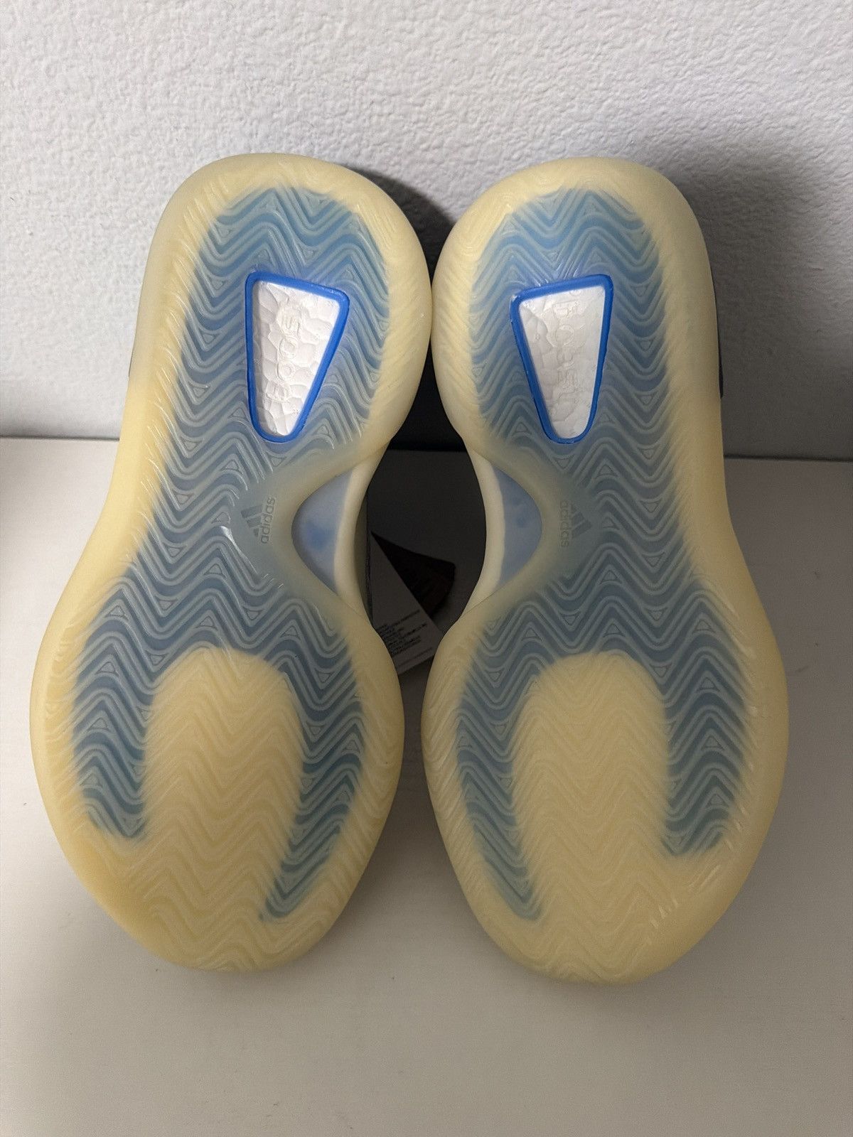 Yeezy Yeezy QNTM Mono Carbon size 7.5 Size US 7.5 / EU 40-41 - 8 Thumbnail