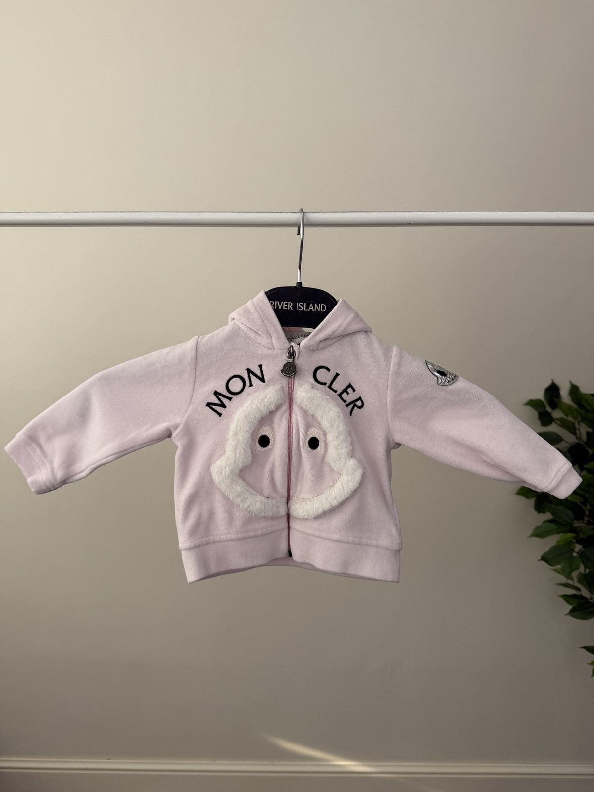 Moncler Moncler Baby Girl Pink Zip Hoodie Fleece Logo 6–9 Months Size XXS / US 00 / IT 34 - 2 Thumbnail