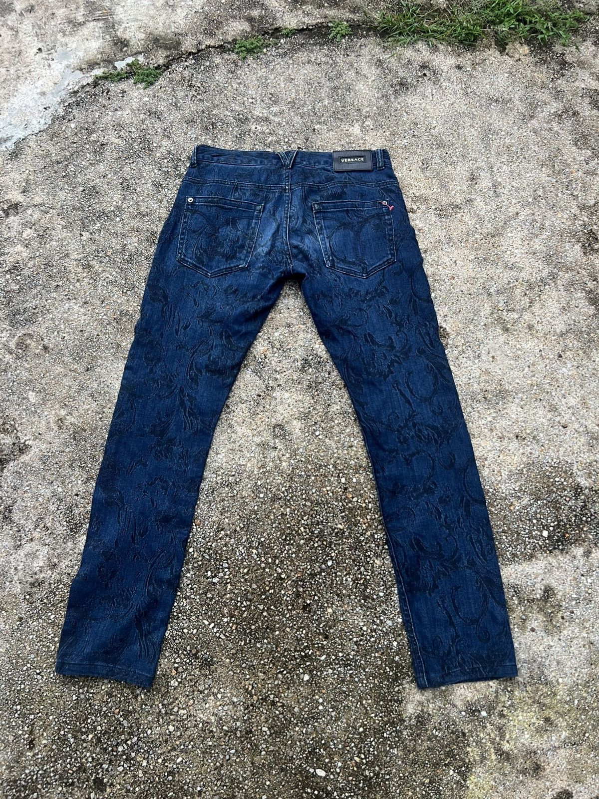 Versace Rare Versace Design Denim Made In Italy 32 Size Size US 32 / EU 48 - 1 Thumbnail