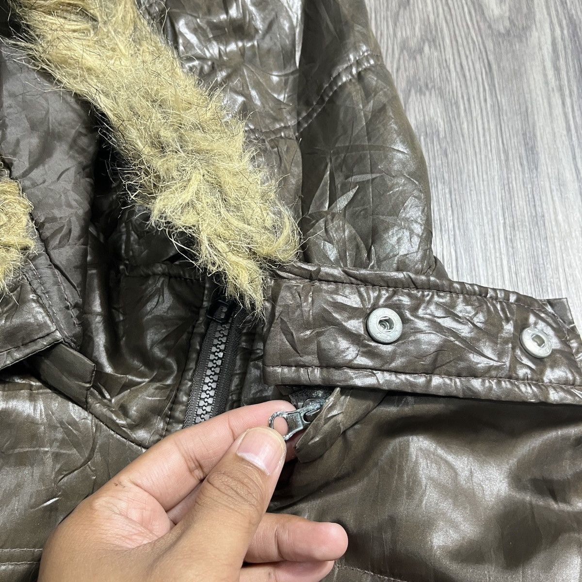 If Six Was Nine × Japanese Brand × Le Grande Bleu (L.G.B.) H.C.M HOMME - 2000's Style Fur Metalic Brown Bomber Jacket Size US L / EU 52-54 / 3 - 8 Thumbnail