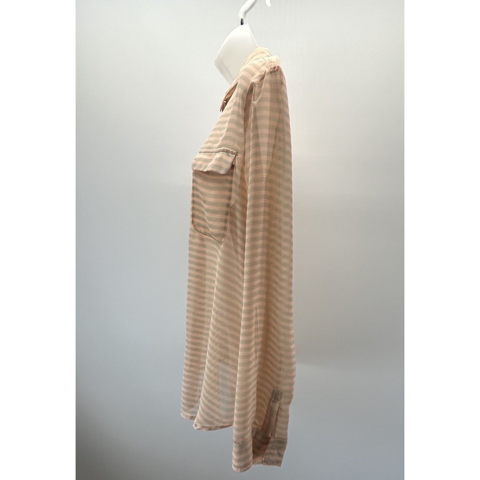 Old Navy WOMEN'S OLD NAVY SHEER PEACH/GRAY SHIRT SIZE L Size L / US 10 / IT 46 - 5 Thumbnail