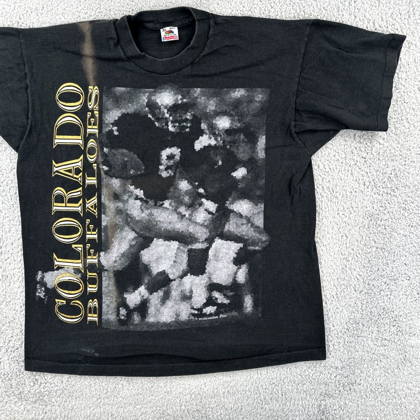 Fruit Of The Loom VINTAGE Fruit of the Loom XL Black SS USA Made T Shirt 1995 CU Buffalos Football Size US XL / EU 56 / 4 - 2 Thumbnail